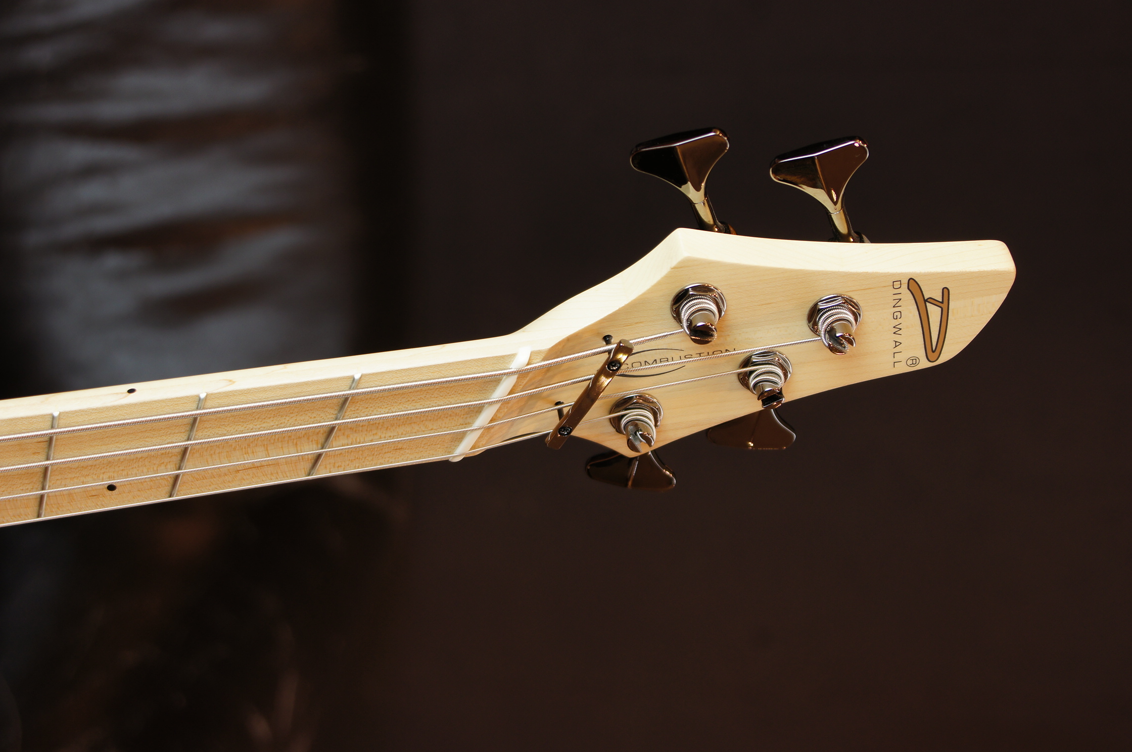 Dingwall CB2 Combustion 4-String Mapleneck 2 Tone Black Burst