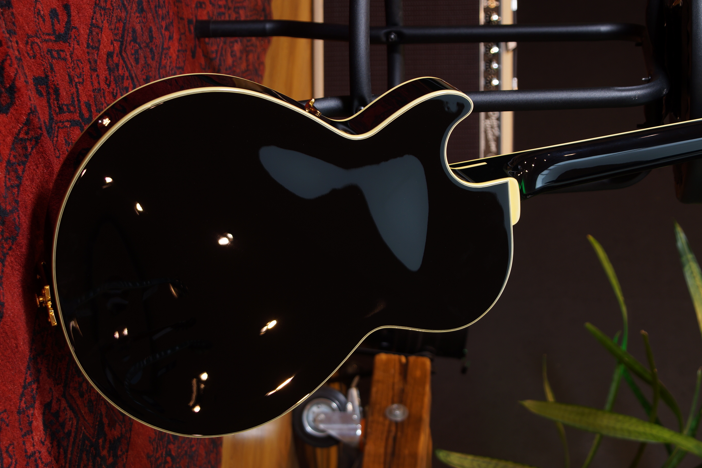 IBANEZ George Benson Signature Hollowbody Gitarre 6-String - Black + Koffer