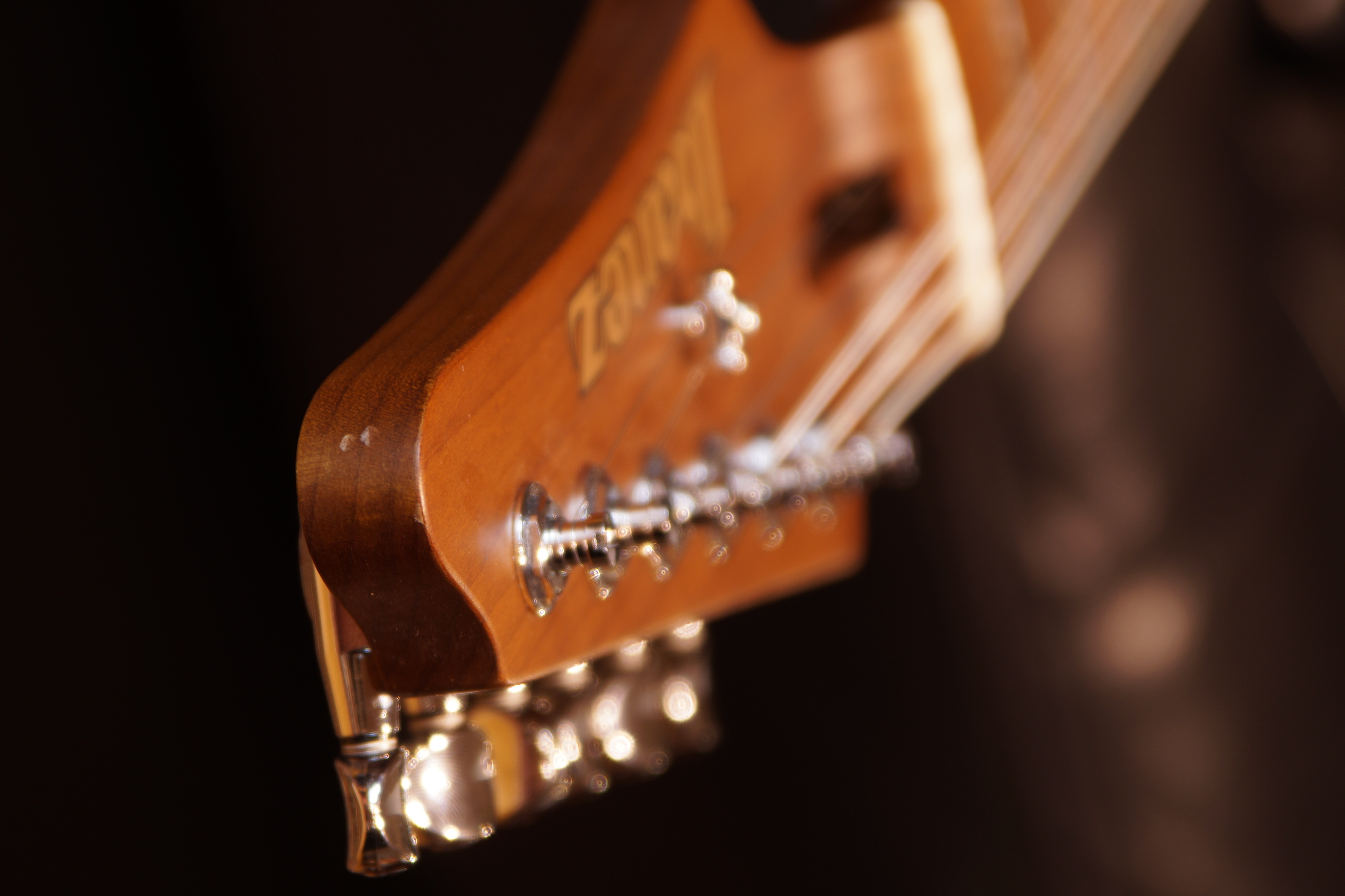 IBANEZ Prestige AZS 6-Str Black B-Stock inkl. Koffer