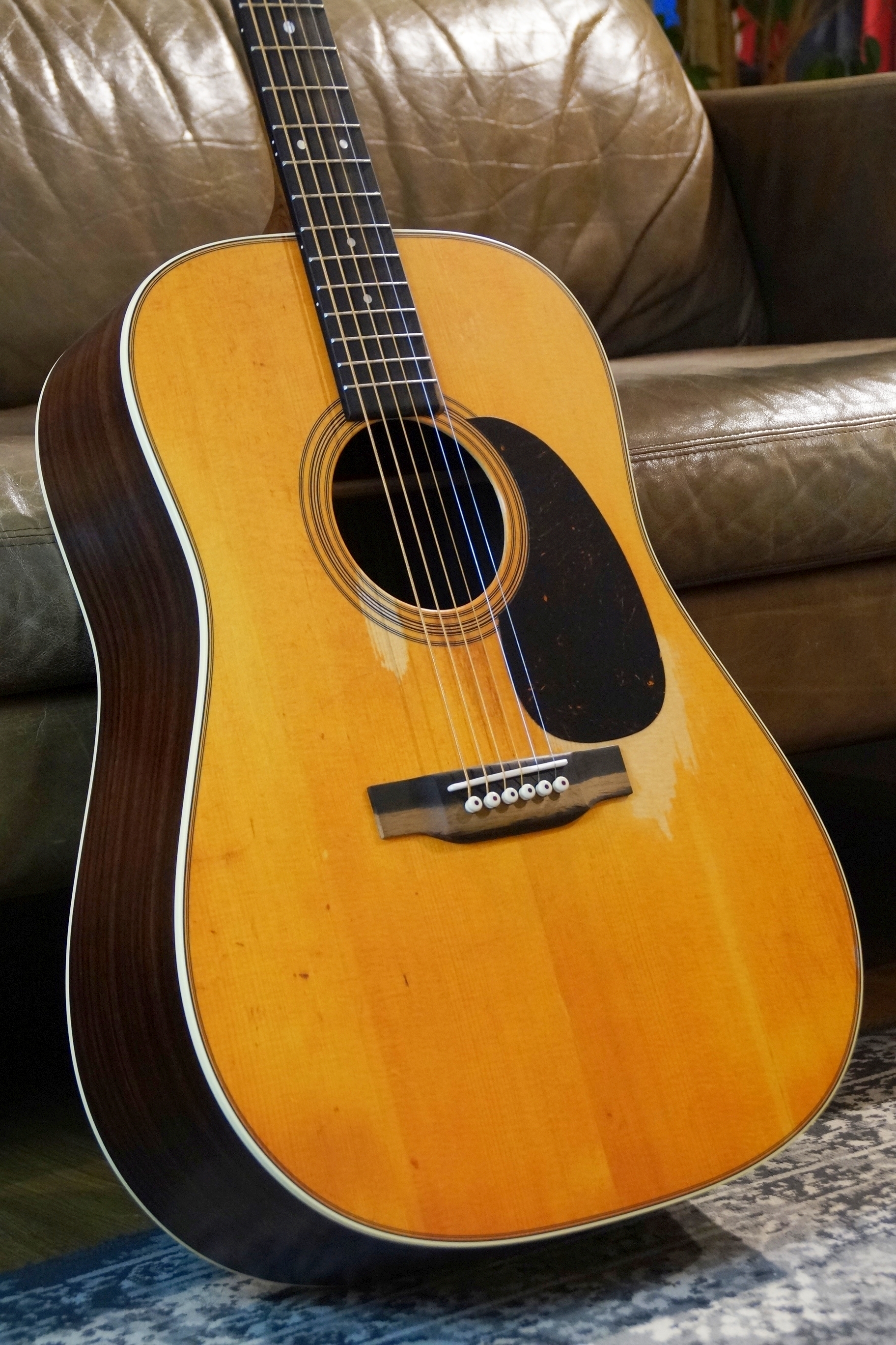 Martin D-28 Street Legend