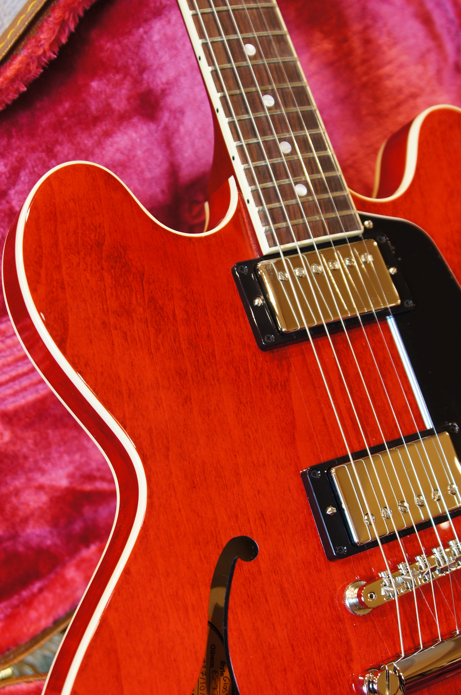 Gibson ES-335 DOT Sixties Cherry