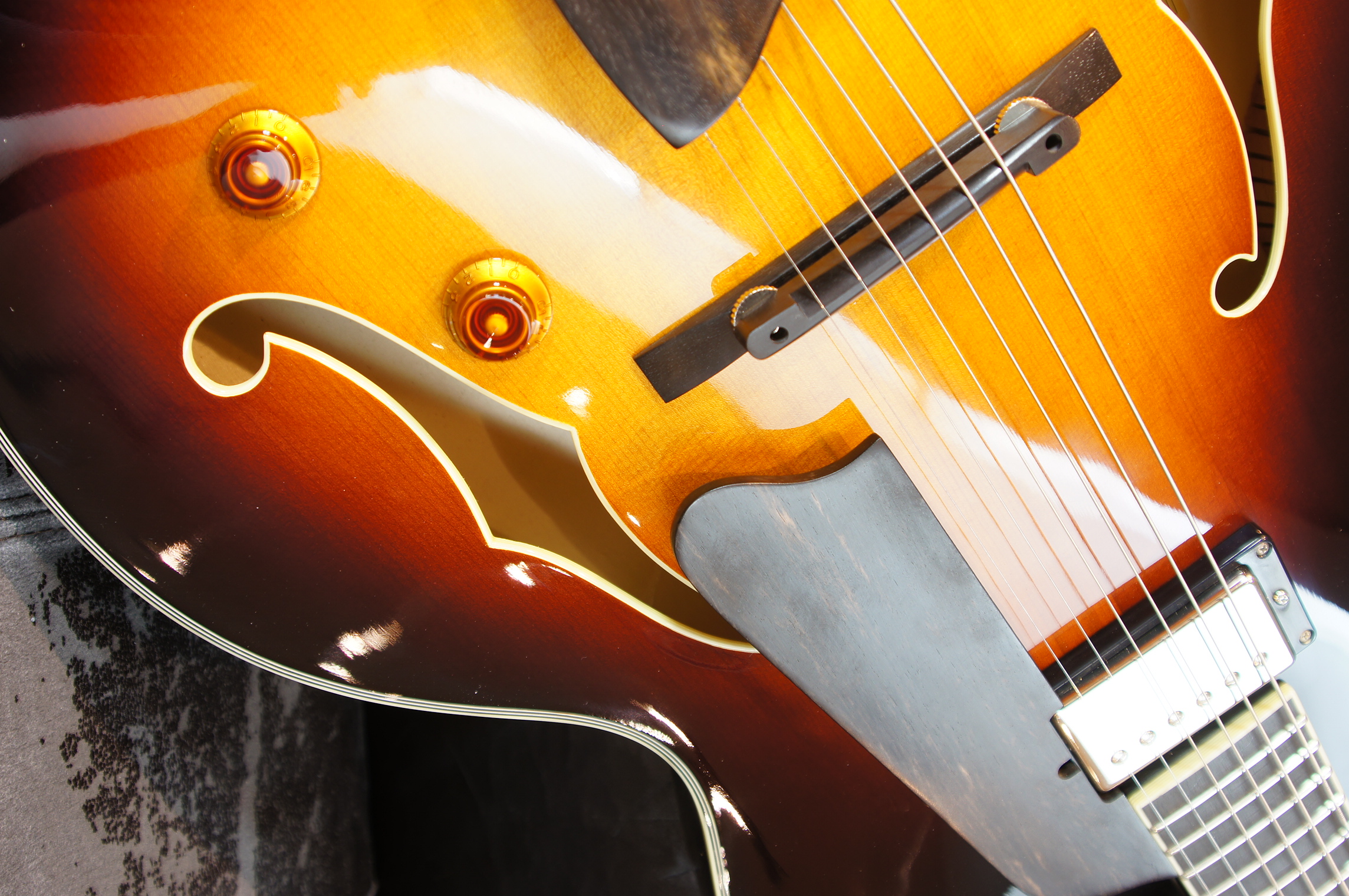 Eastman AR503CE Archtop Sunburst