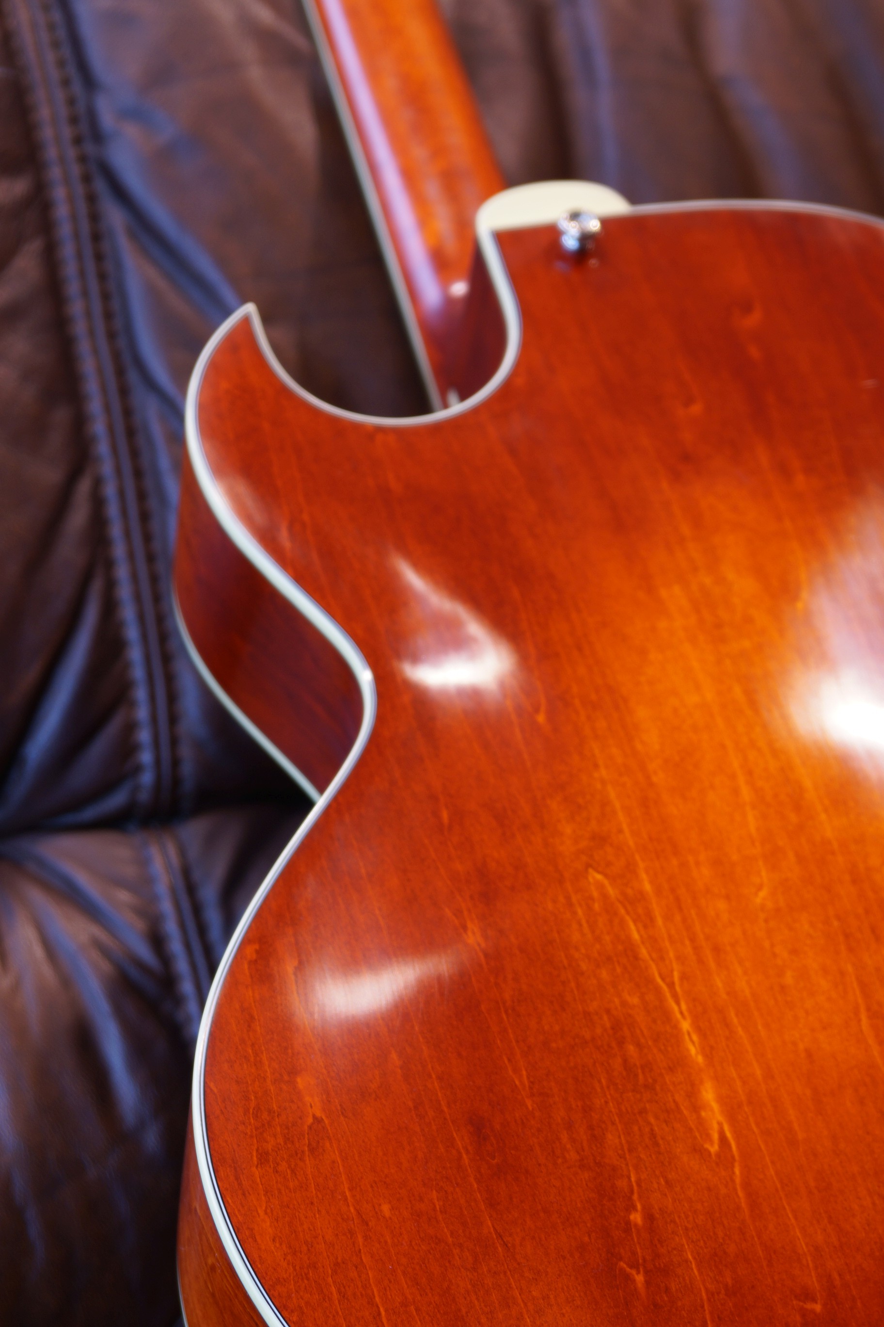 Eastman T49D/TV Archtop Antique Classic aged