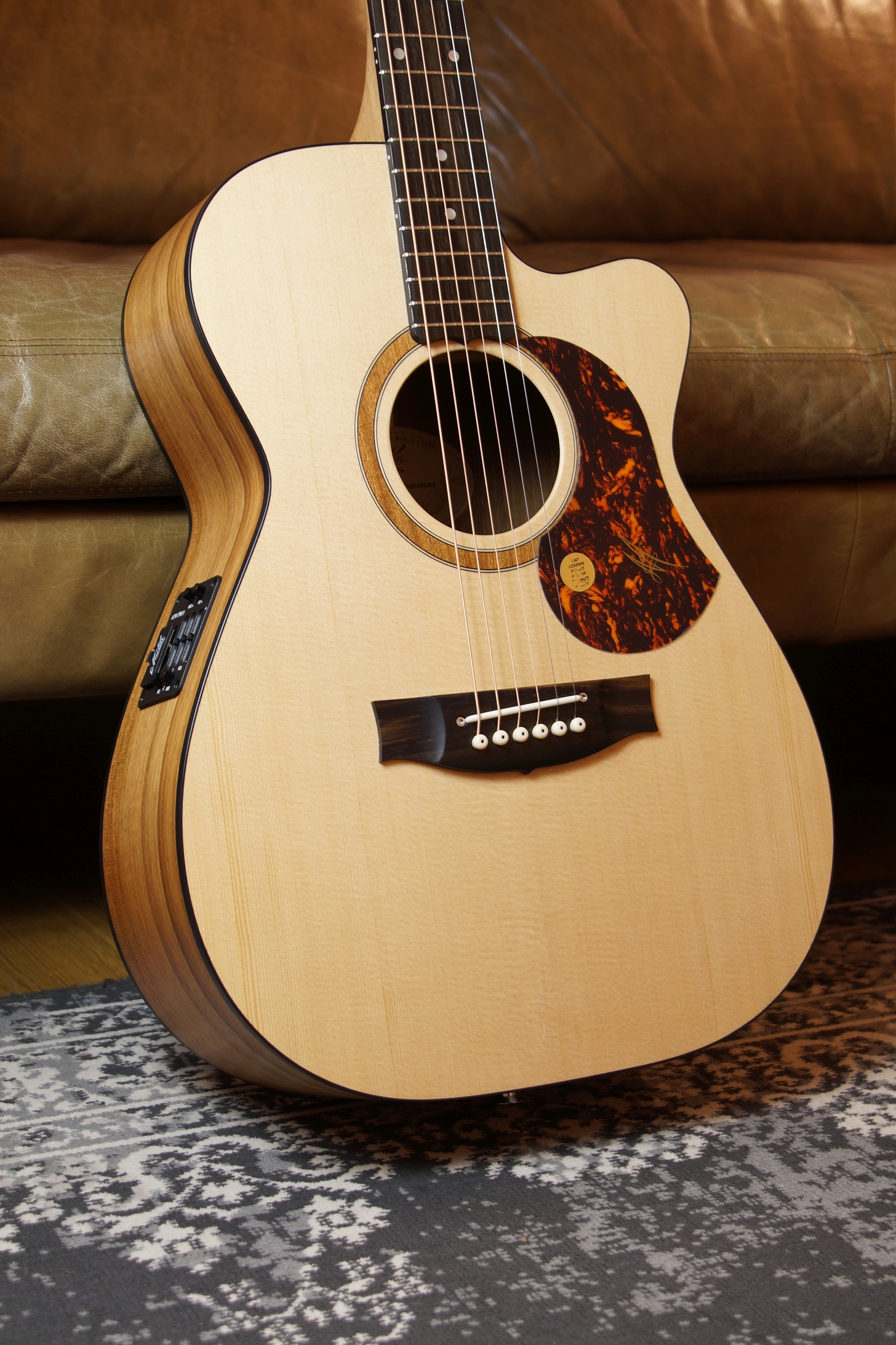 Maton SRS 808 C