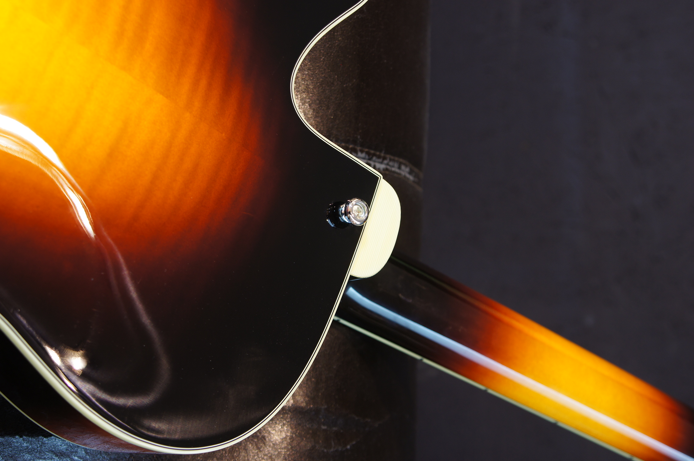 Eastman AR503CE Archtop Sunburst