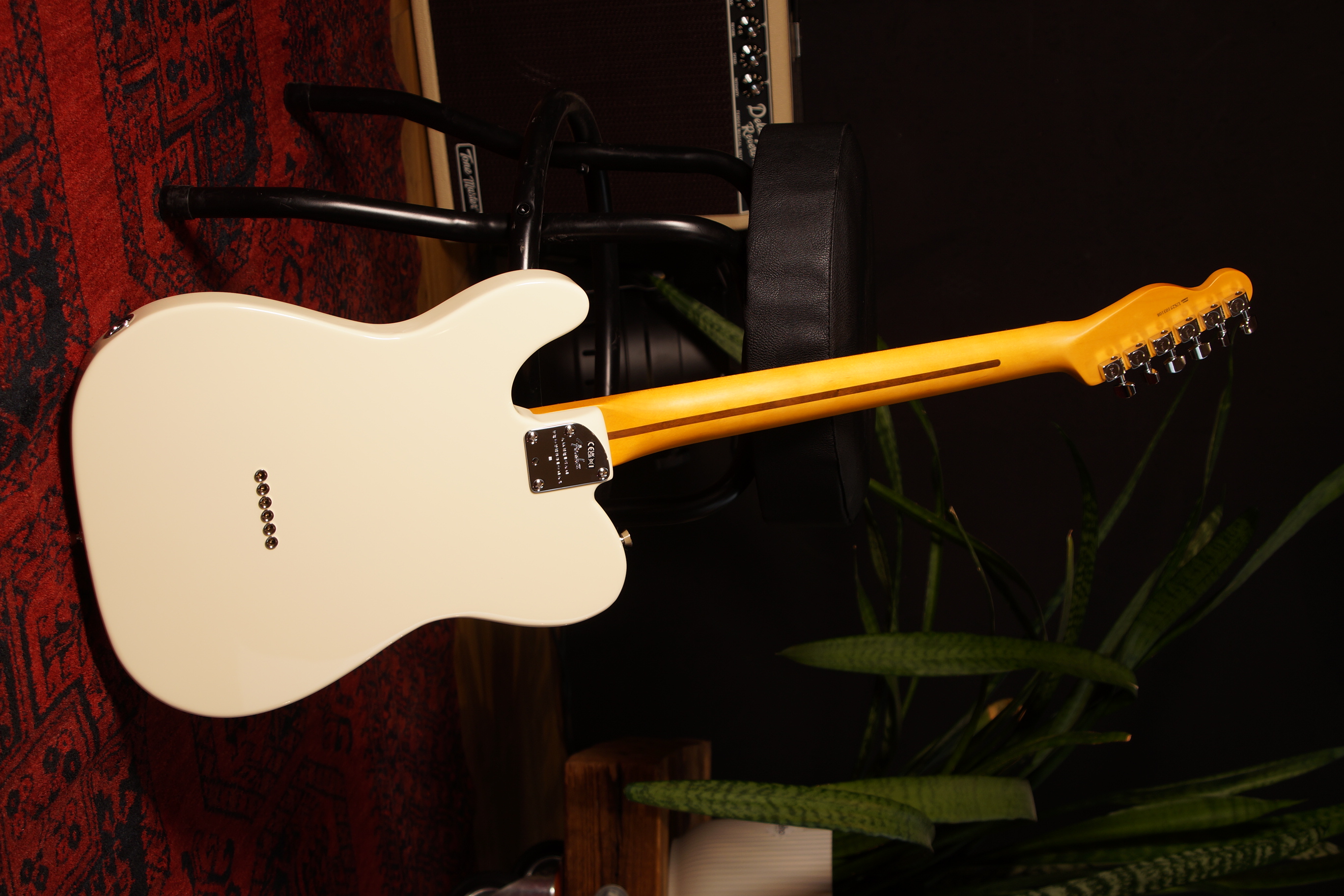 Fender American Professional II Telecaster®, Rosewood Fingerboard, Olympic White