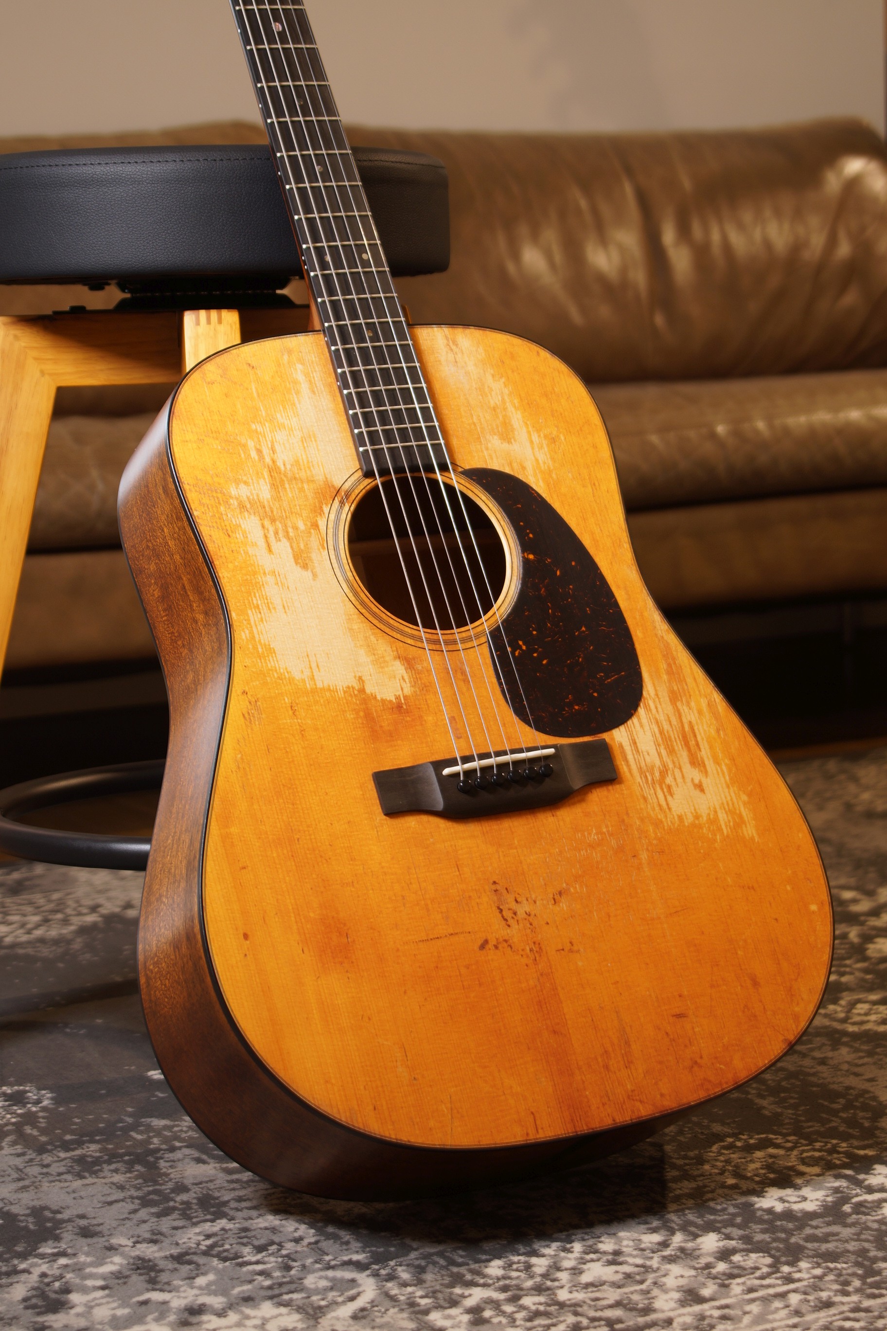 Martin D-18 Street Legend