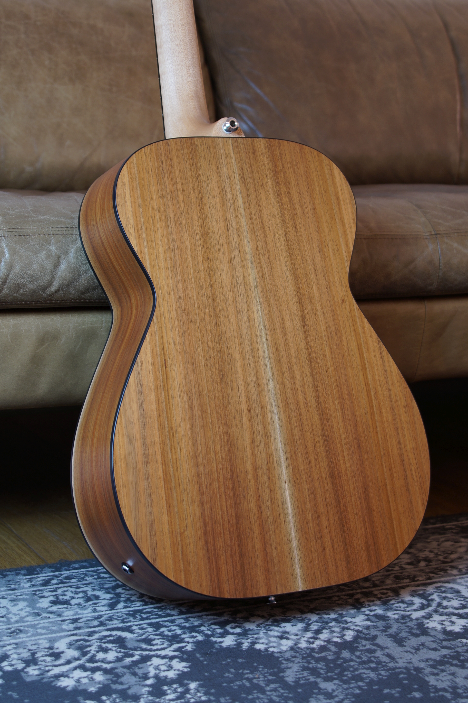 Maton EBW 808