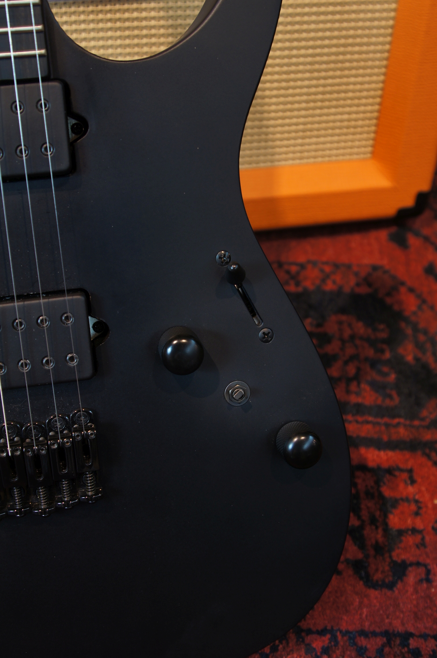 IBANEZ Iron Label RGRT 6-Str Black Flat - B-Stock