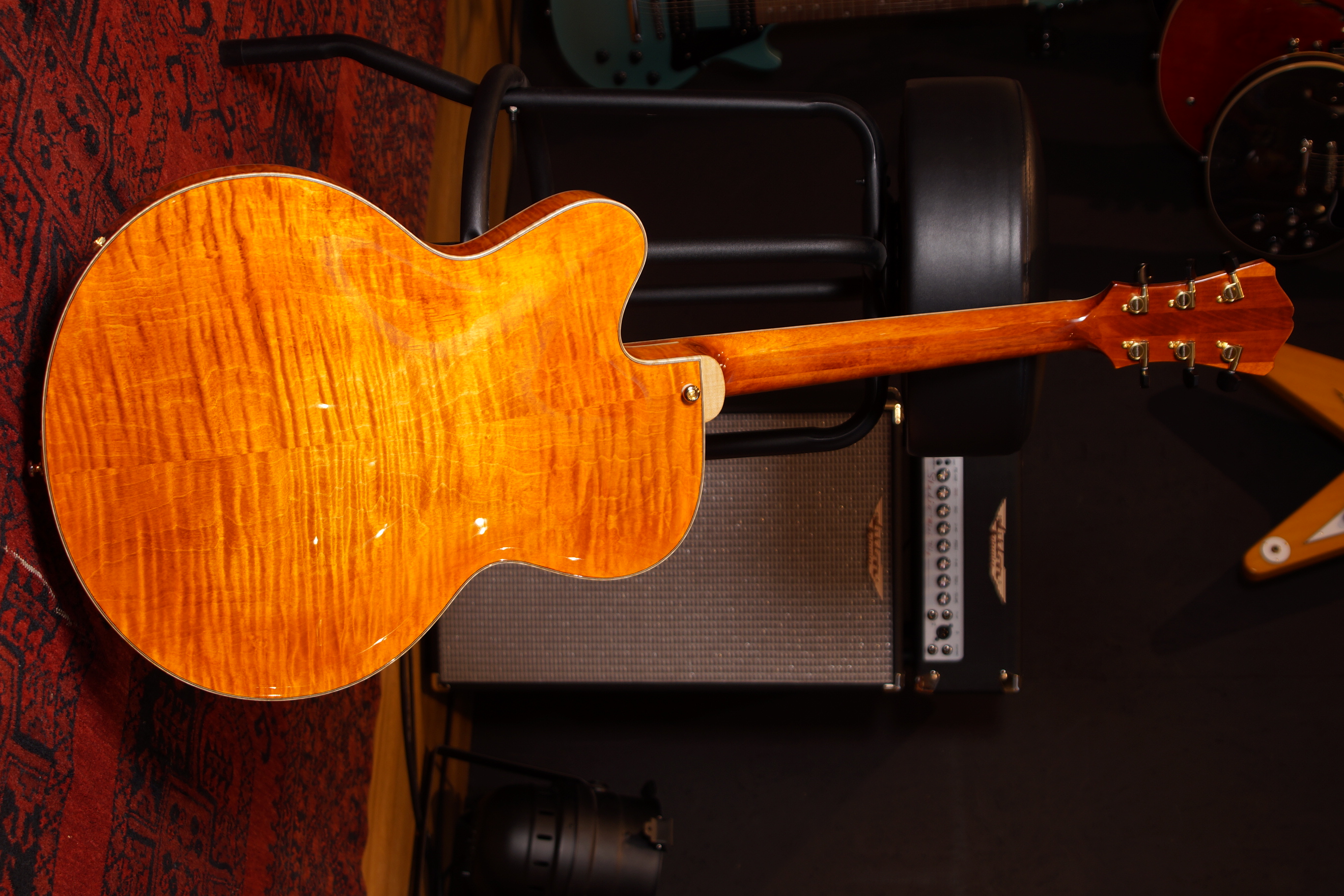 Eastman AR580CE-HB Archtop Honeyburst
