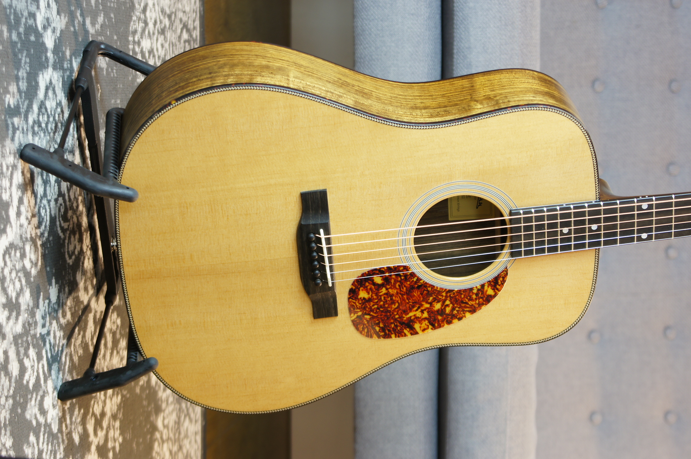 Eastman E3DE mit Tonabnehmer inklusive Gigbag