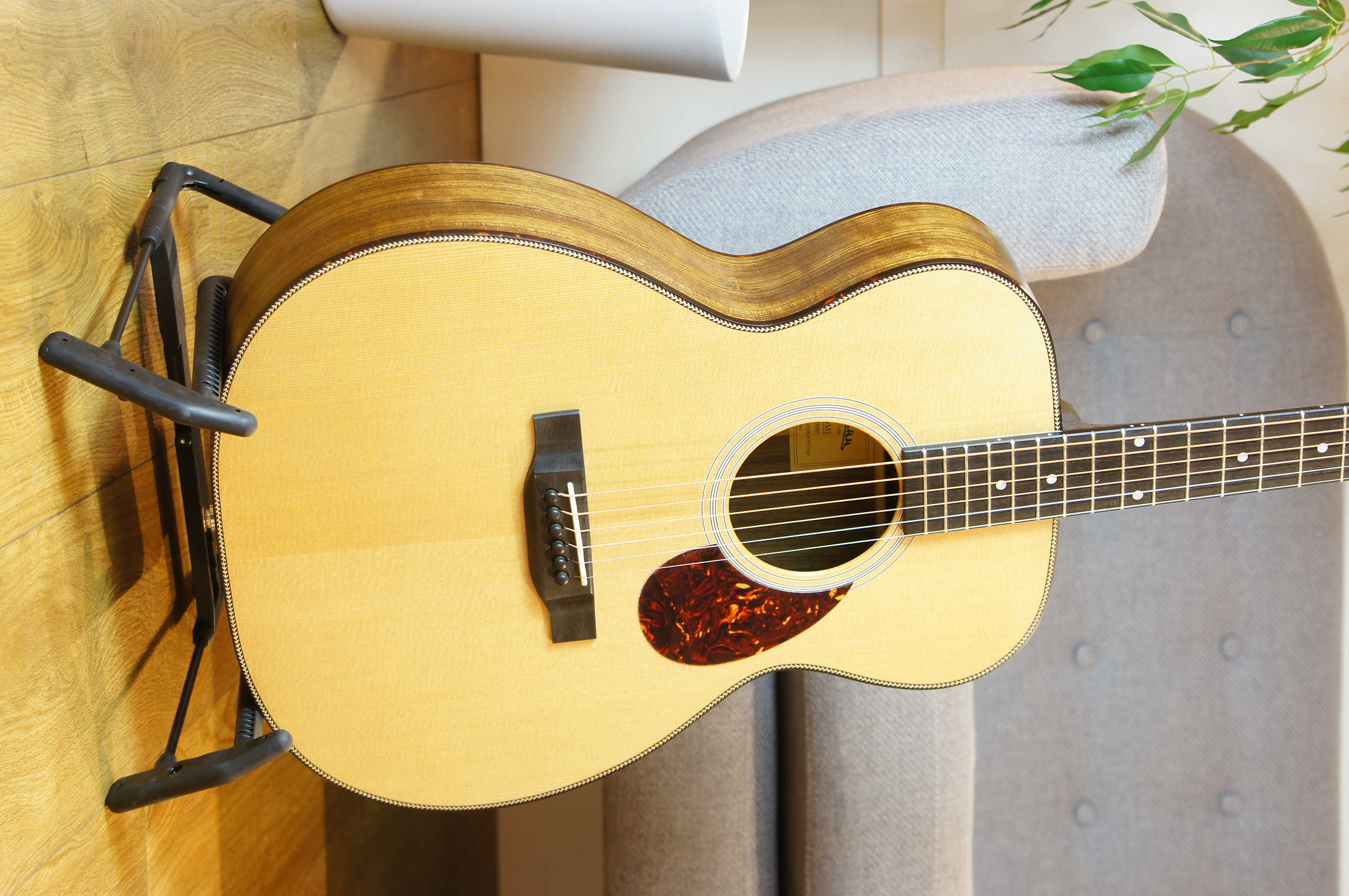 Eastman E3OME mit Tonabnehmer inklusive Gigbag