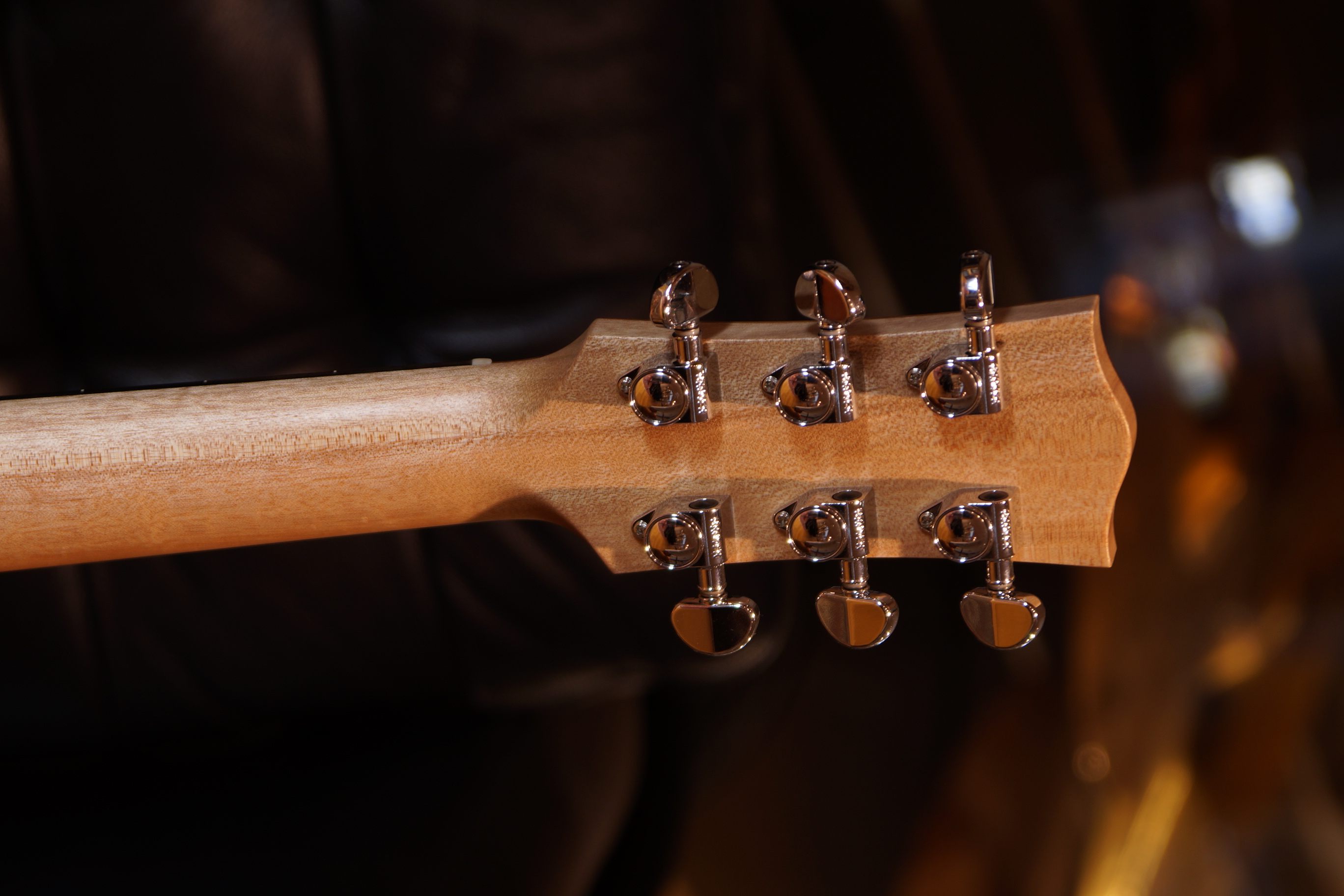Maton SRS 808