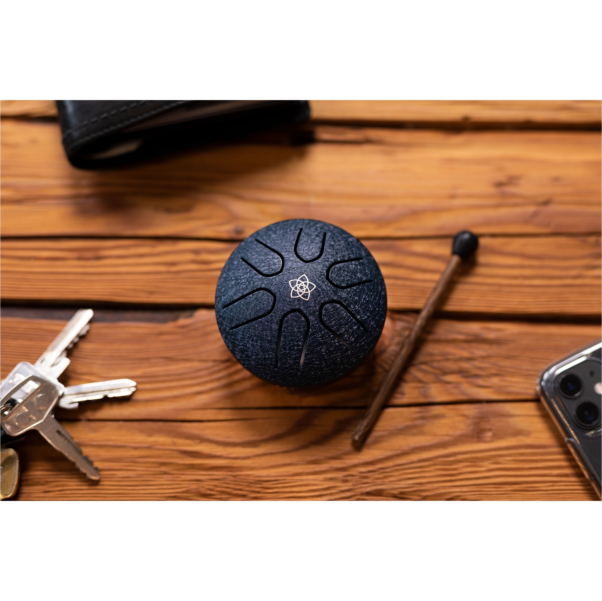 MEINL Sonic Energy Pocket Steel Tongue Drum A Dur, 6 Töne - Marineblau 7,6 cm