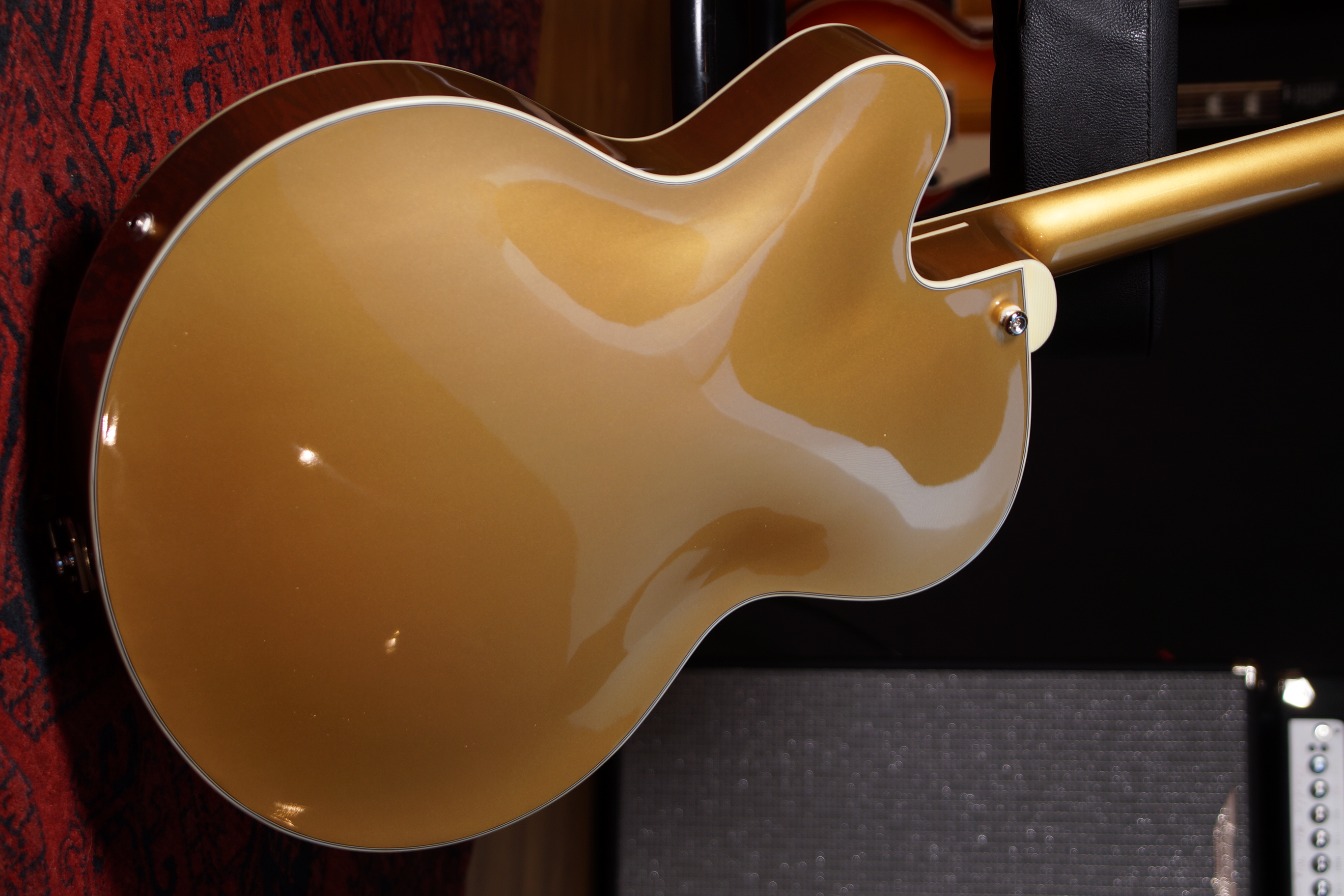 Eastman T-58 GD Archtop mit Bigsby Gold