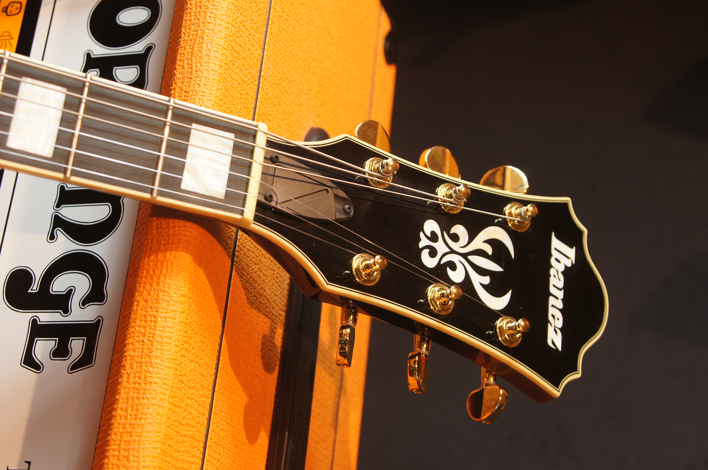 IBANEZ Artcore Express. 6-Str Antique Yellow Sunburst