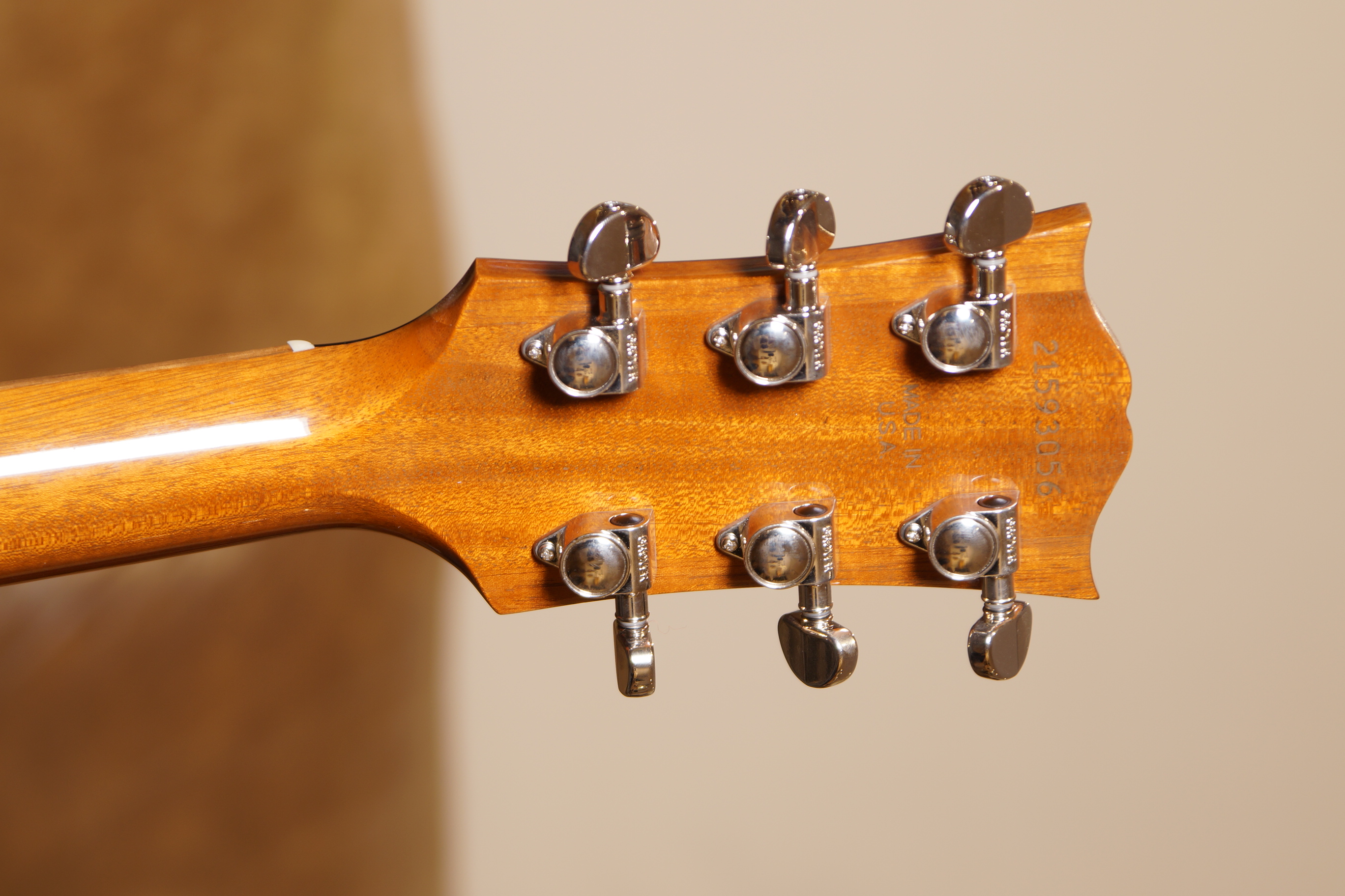 Gibson SJ-200 Studio Walnut Antique Natural