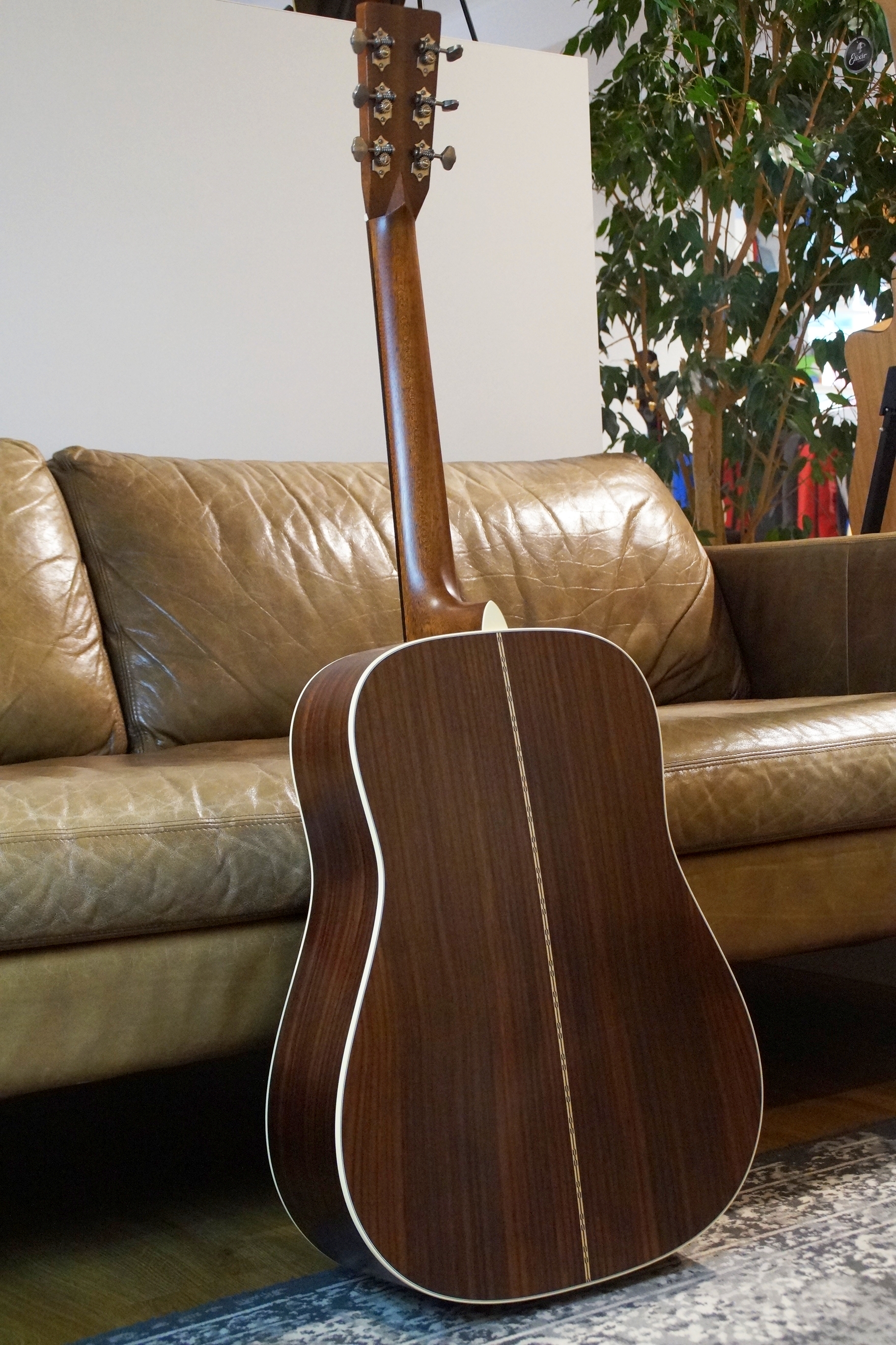 Martin D-28 Street Legend