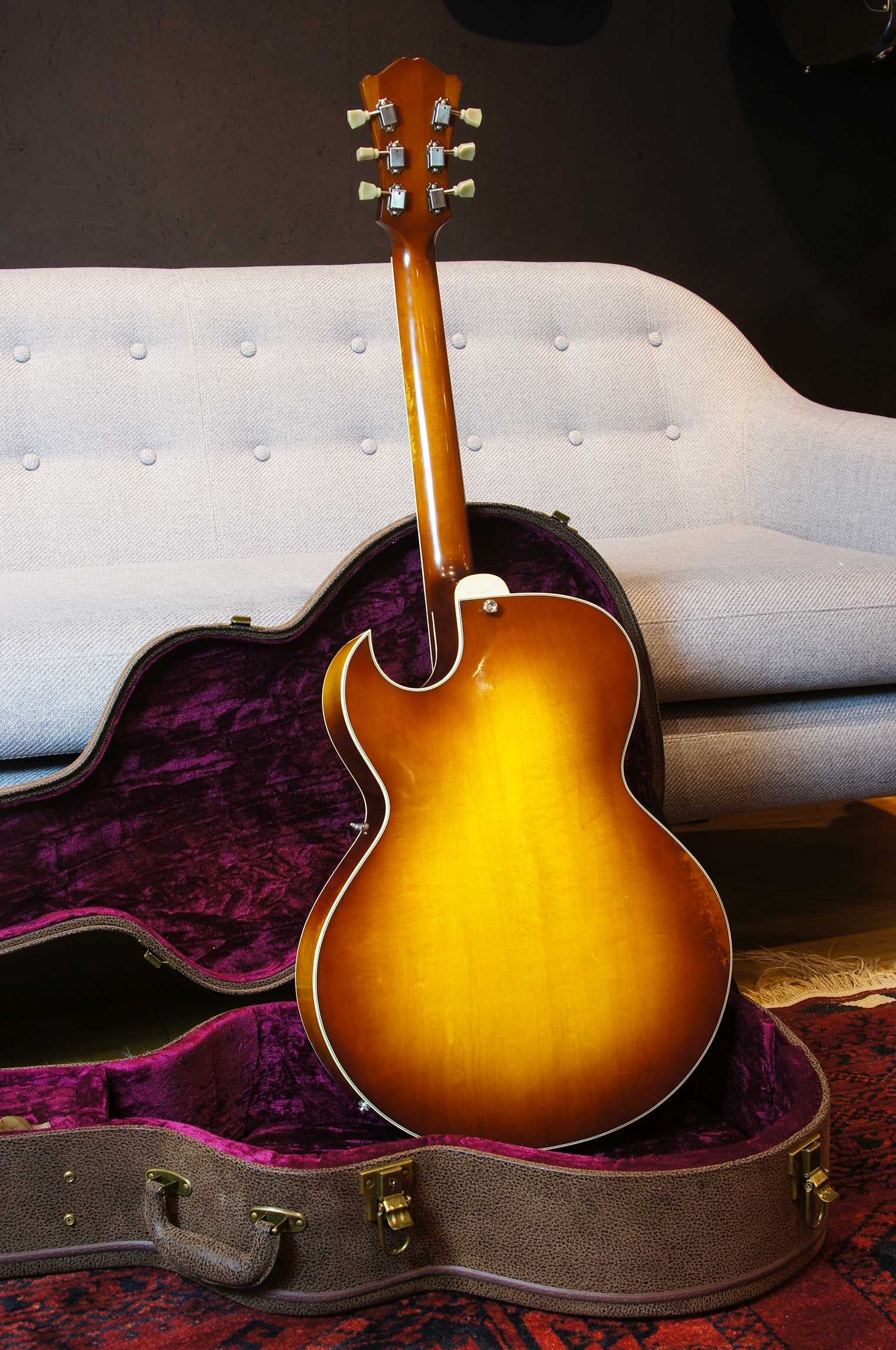 Eastman T49D/V-GB Archtop Goldburst aged