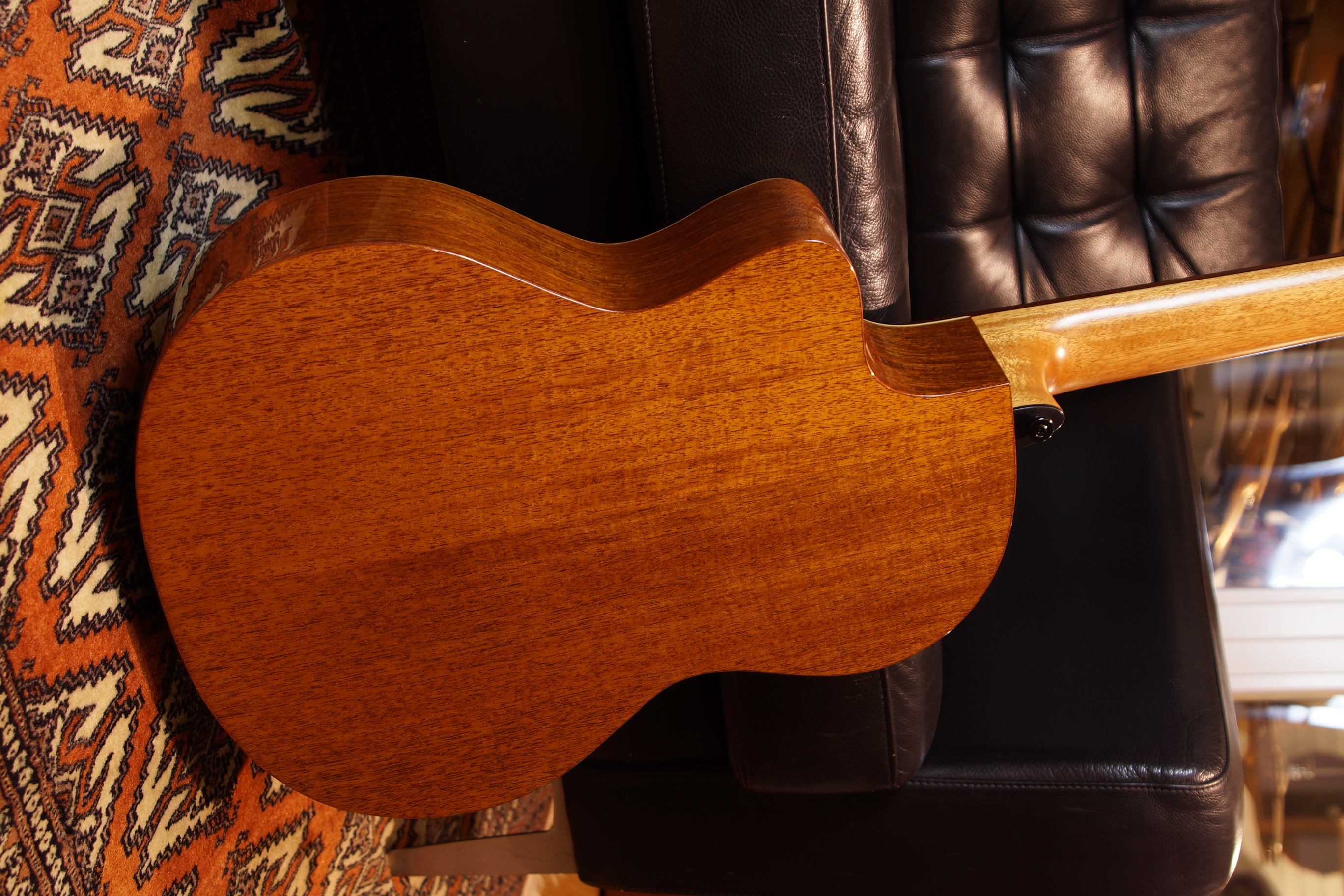 LÂG - GLA OC88CE Konzertgitarre mit Pickup