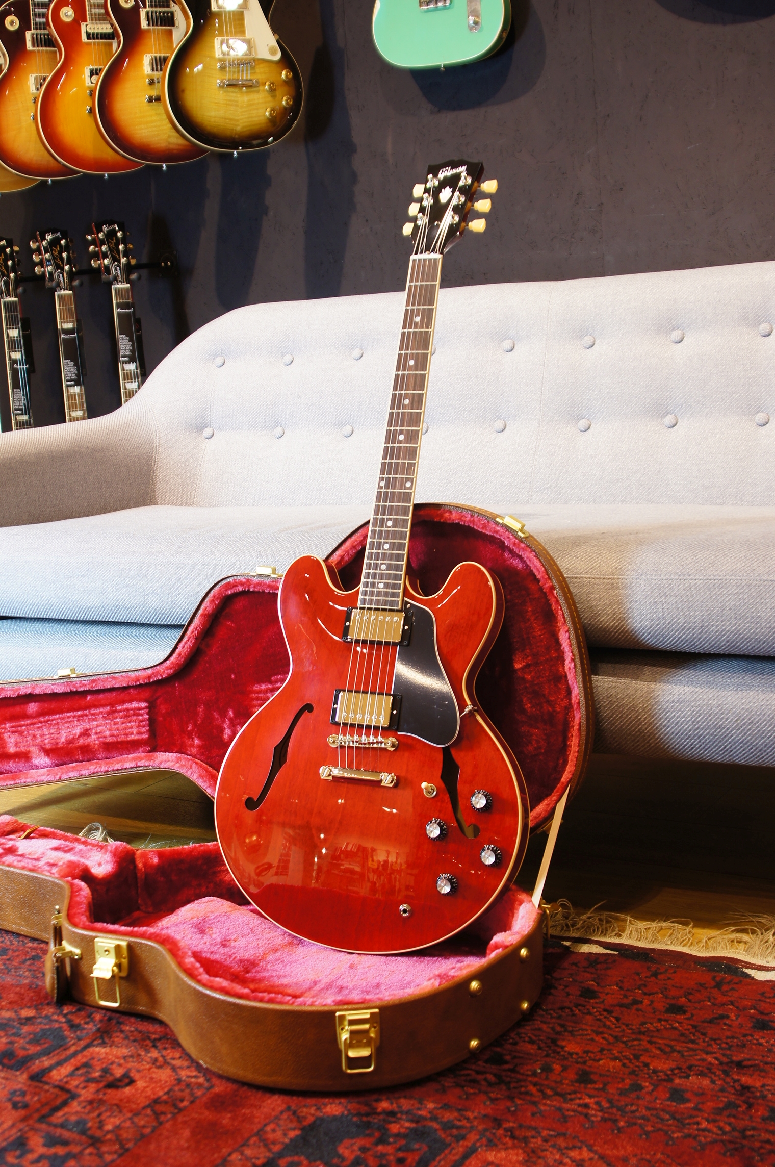 Gibson ES-335 DOT Sixties Cherry