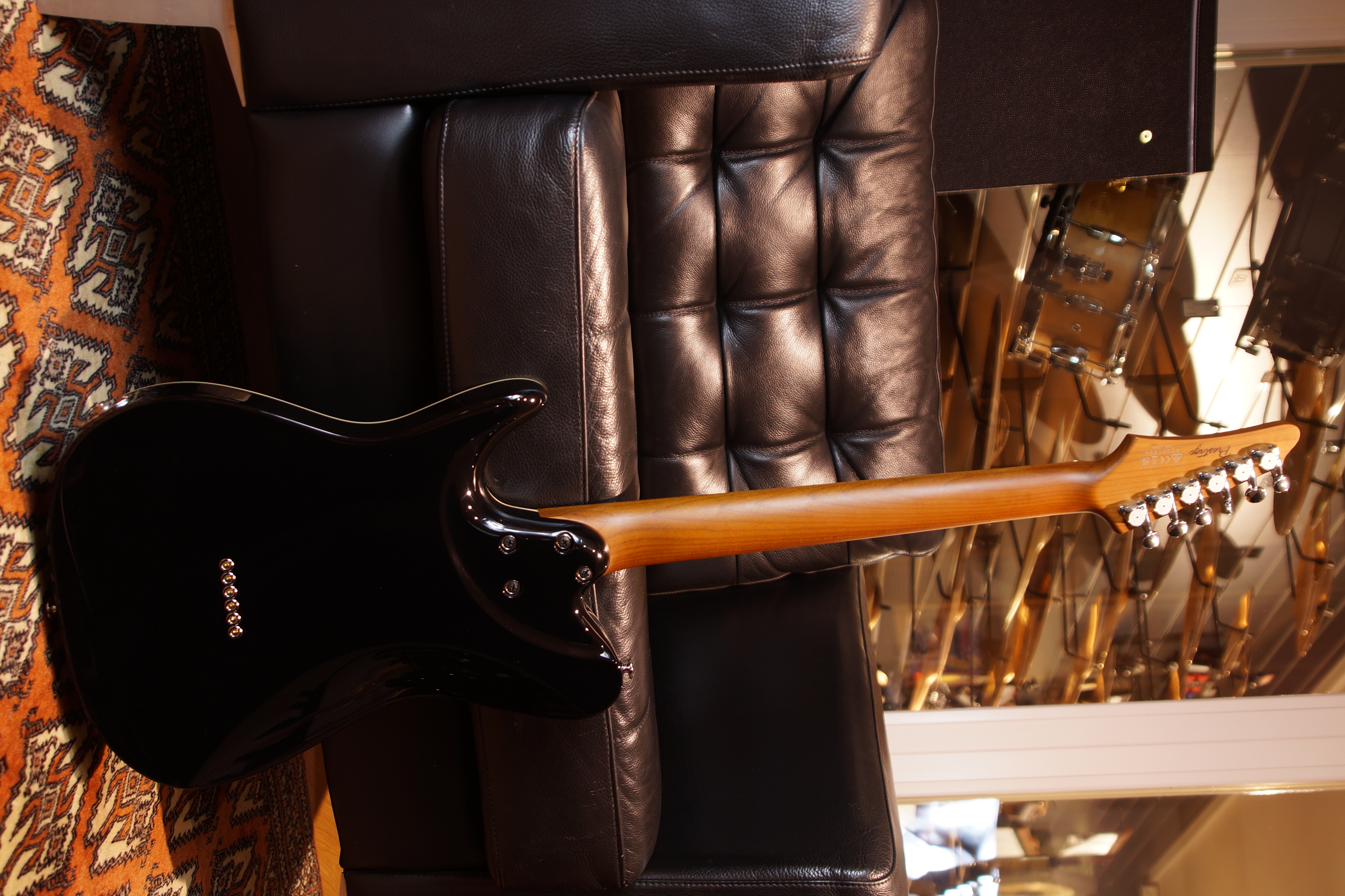 IBANEZ Prestige AZS 6-Str Black B-Stock inkl. Koffer