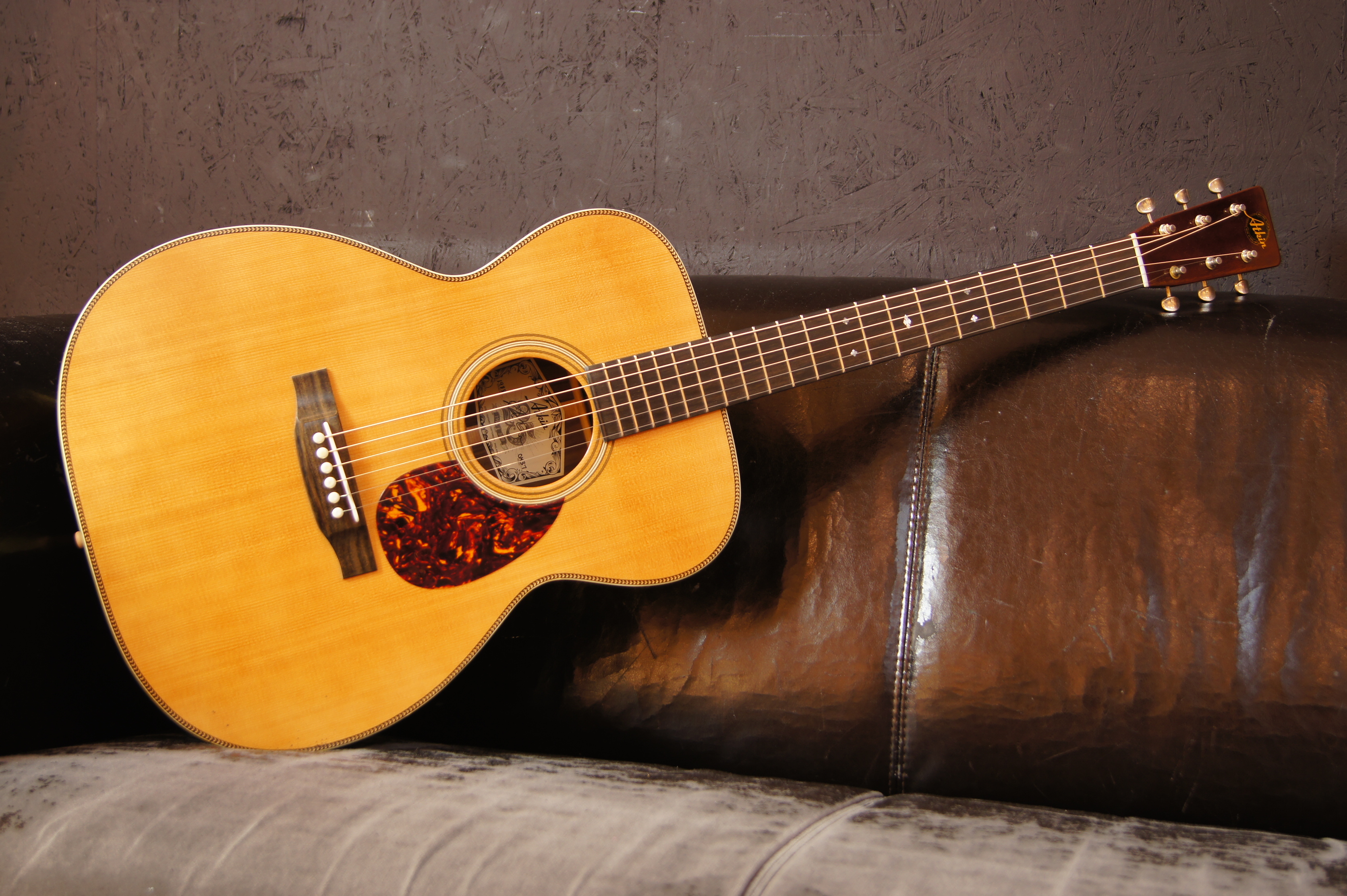 Atkin OM-37 Herringbone natural aged