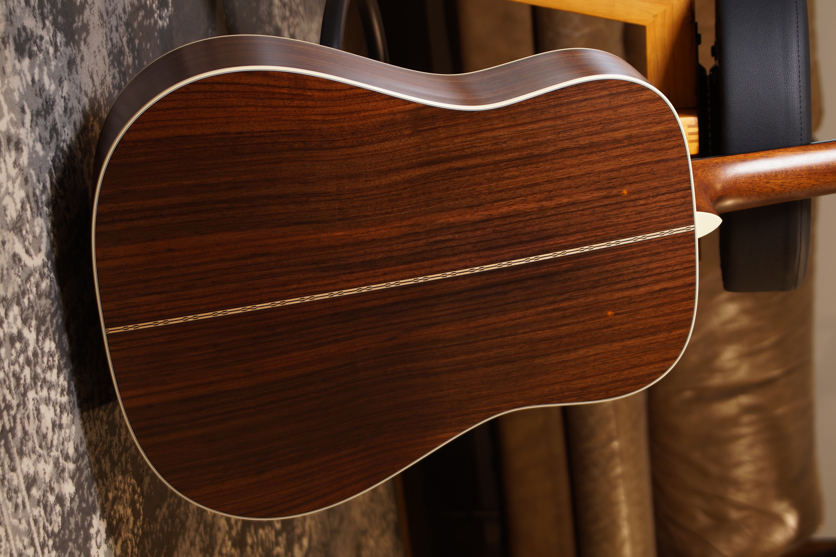 Martin D-28 Street Legend