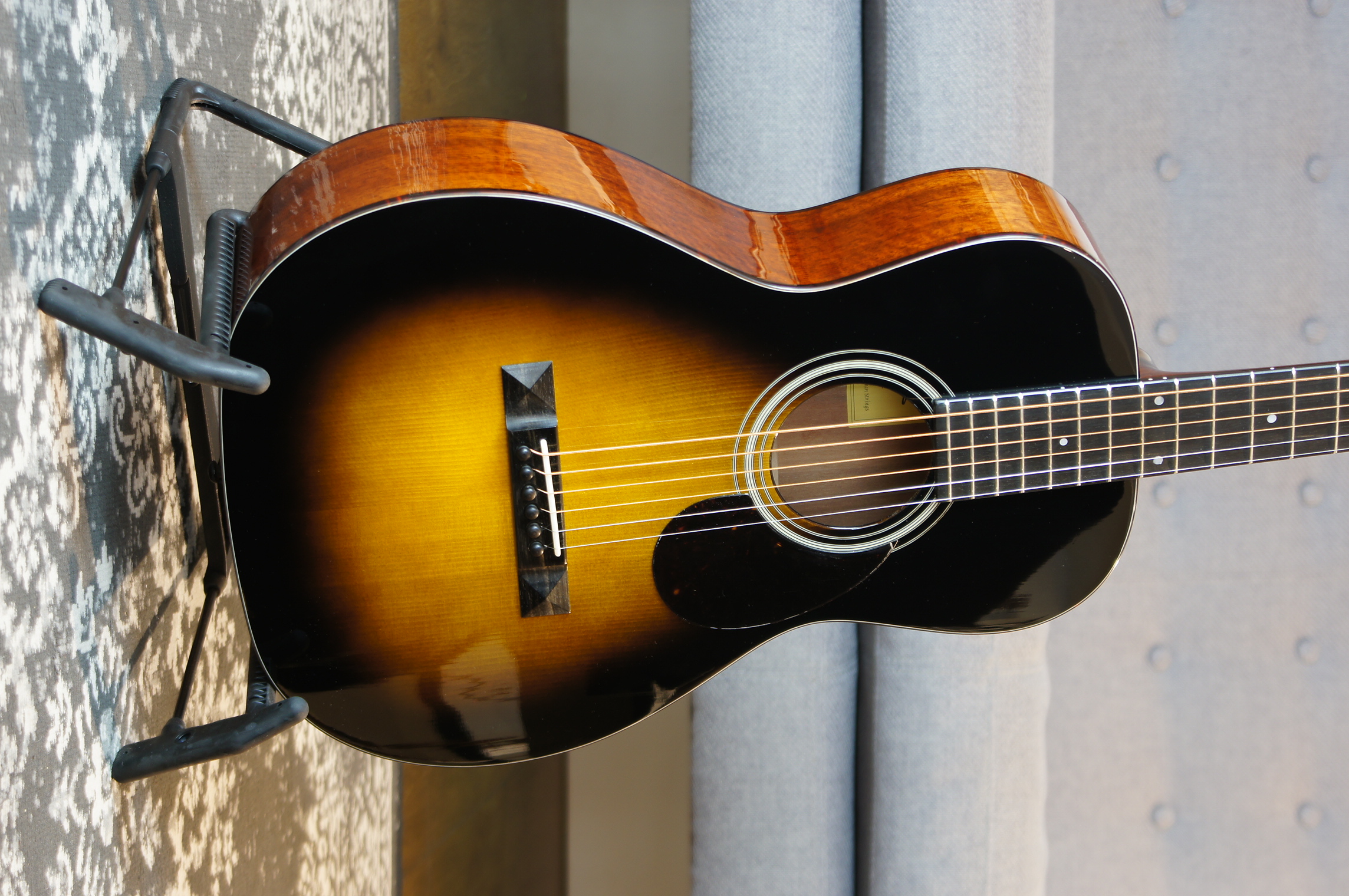 Eastman E10P-SB Parlor Sunburst