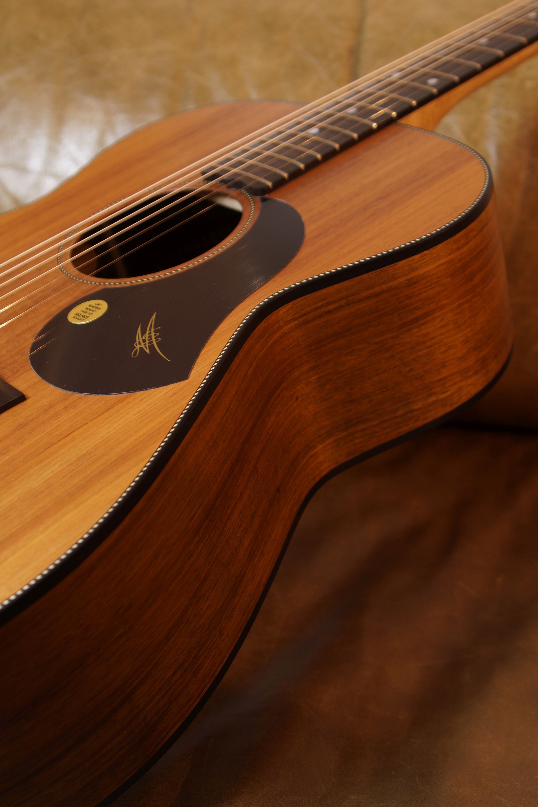 Maton EBW 808