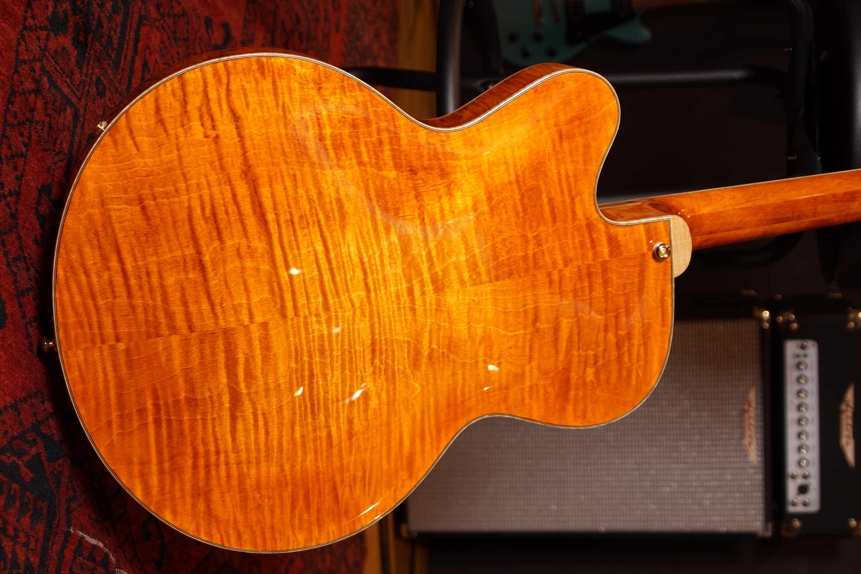 Eastman AR580CE-HB Archtop Honeyburst