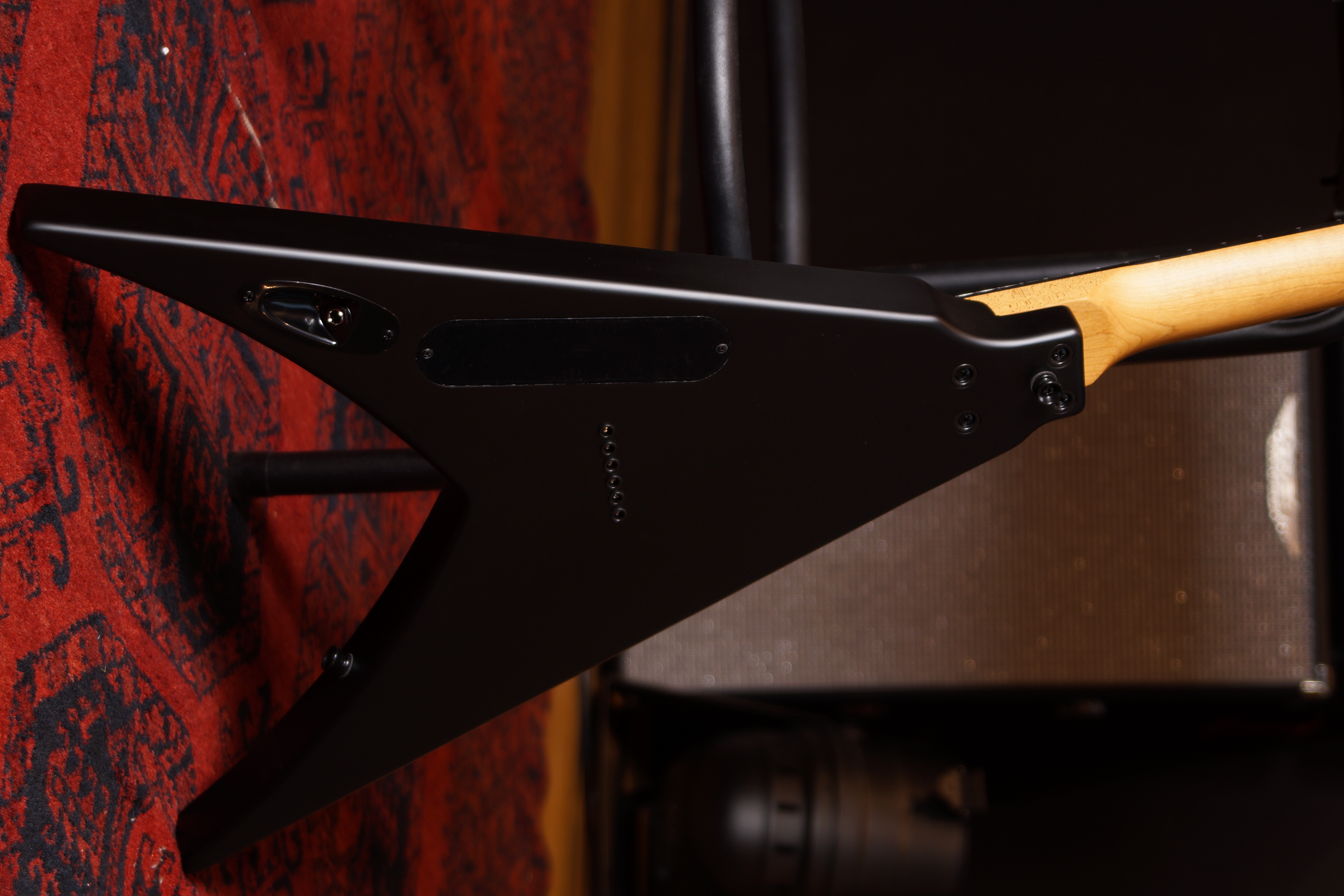 SPIRA Guitars V-400 MBK Satin Black