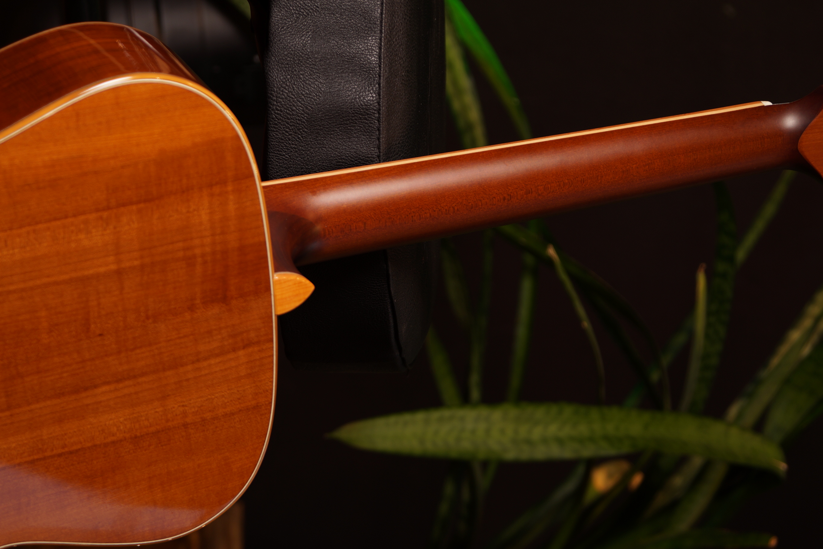 Duke GCr-ELT-Solid incl. Case