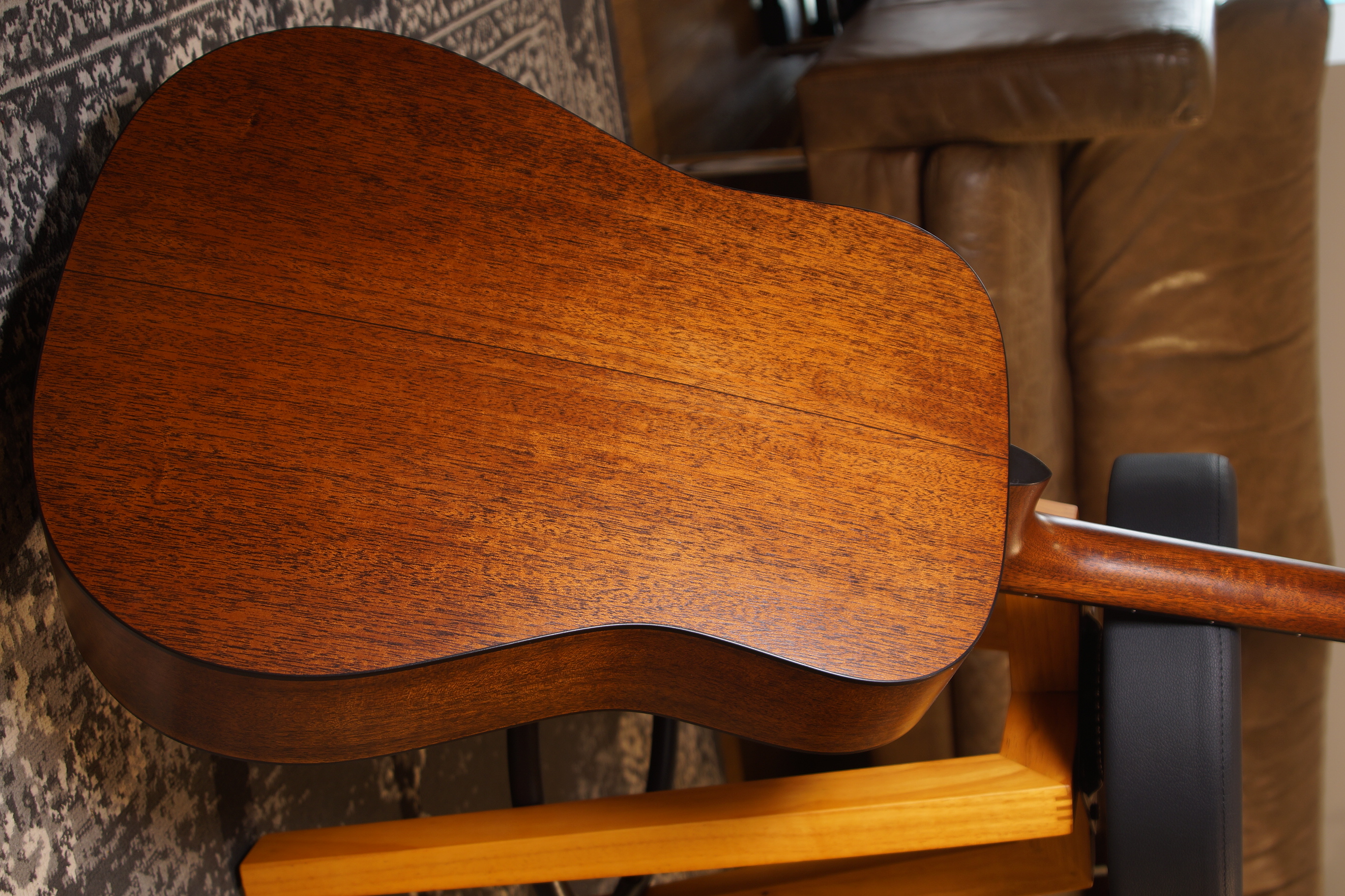 Martin D-18 Street Legend