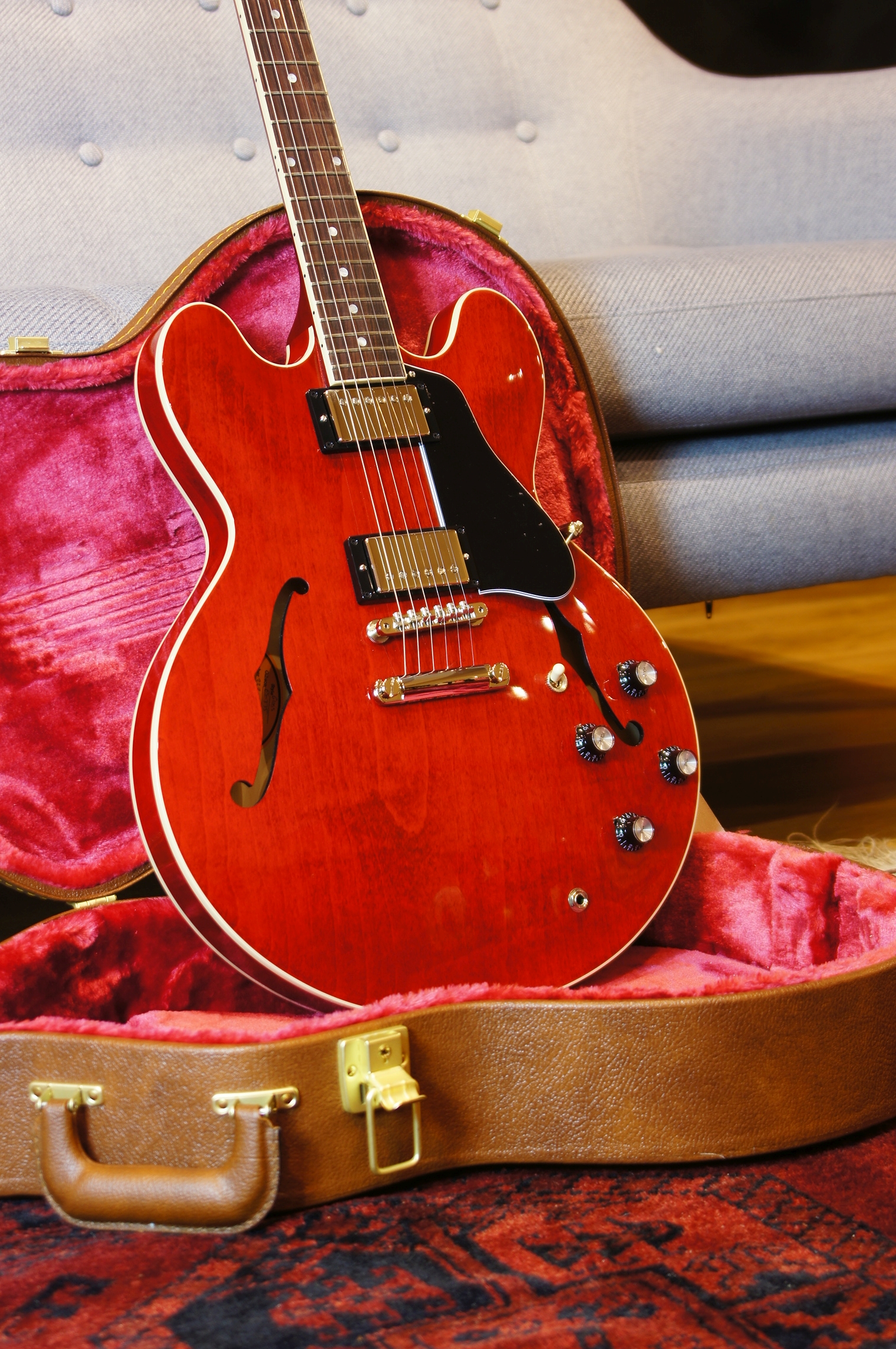 Gibson ES-335 DOT Sixties Cherry