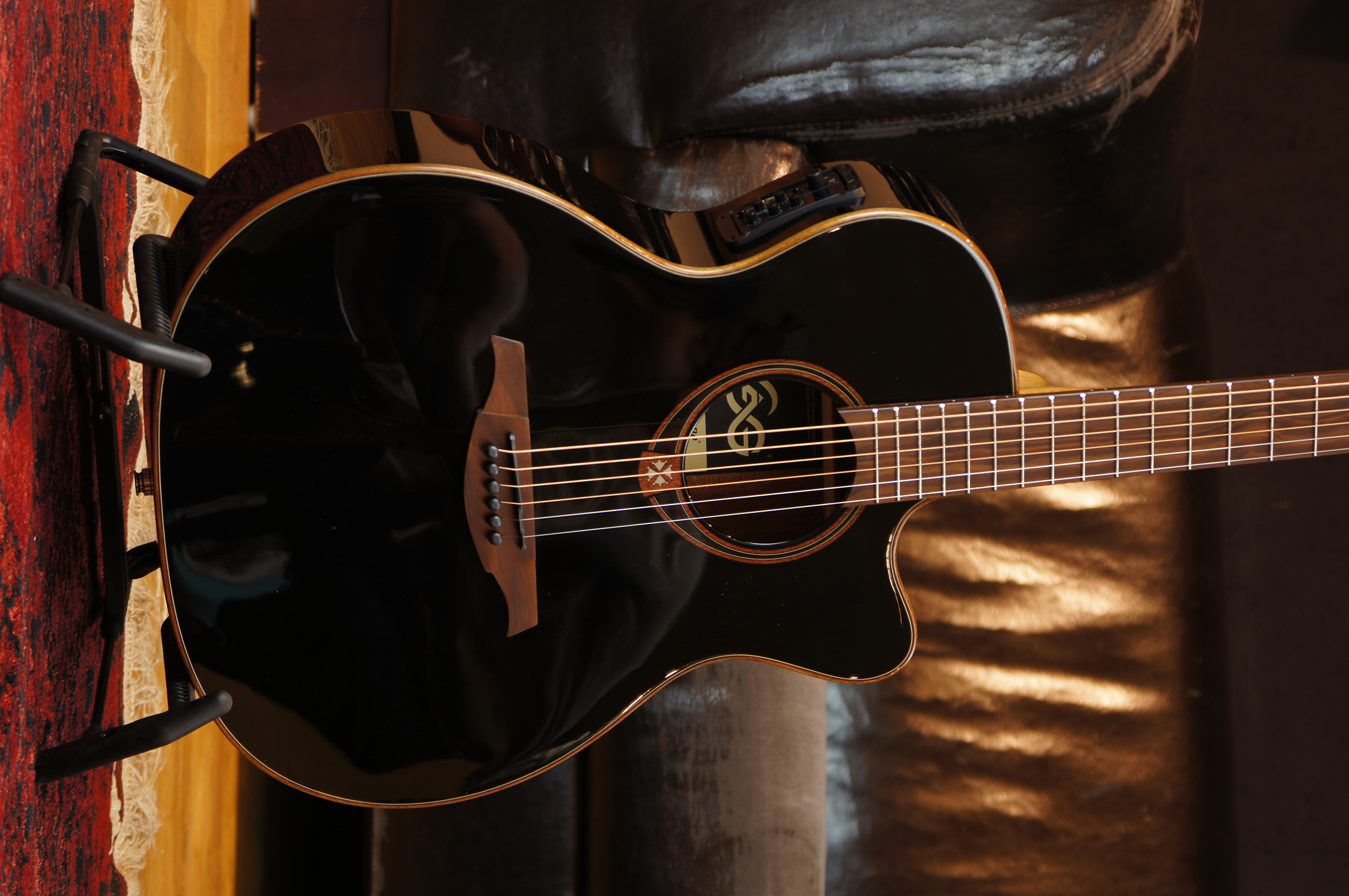 LAG Westerngitarre Tramontane 118 Auditorium schwarz