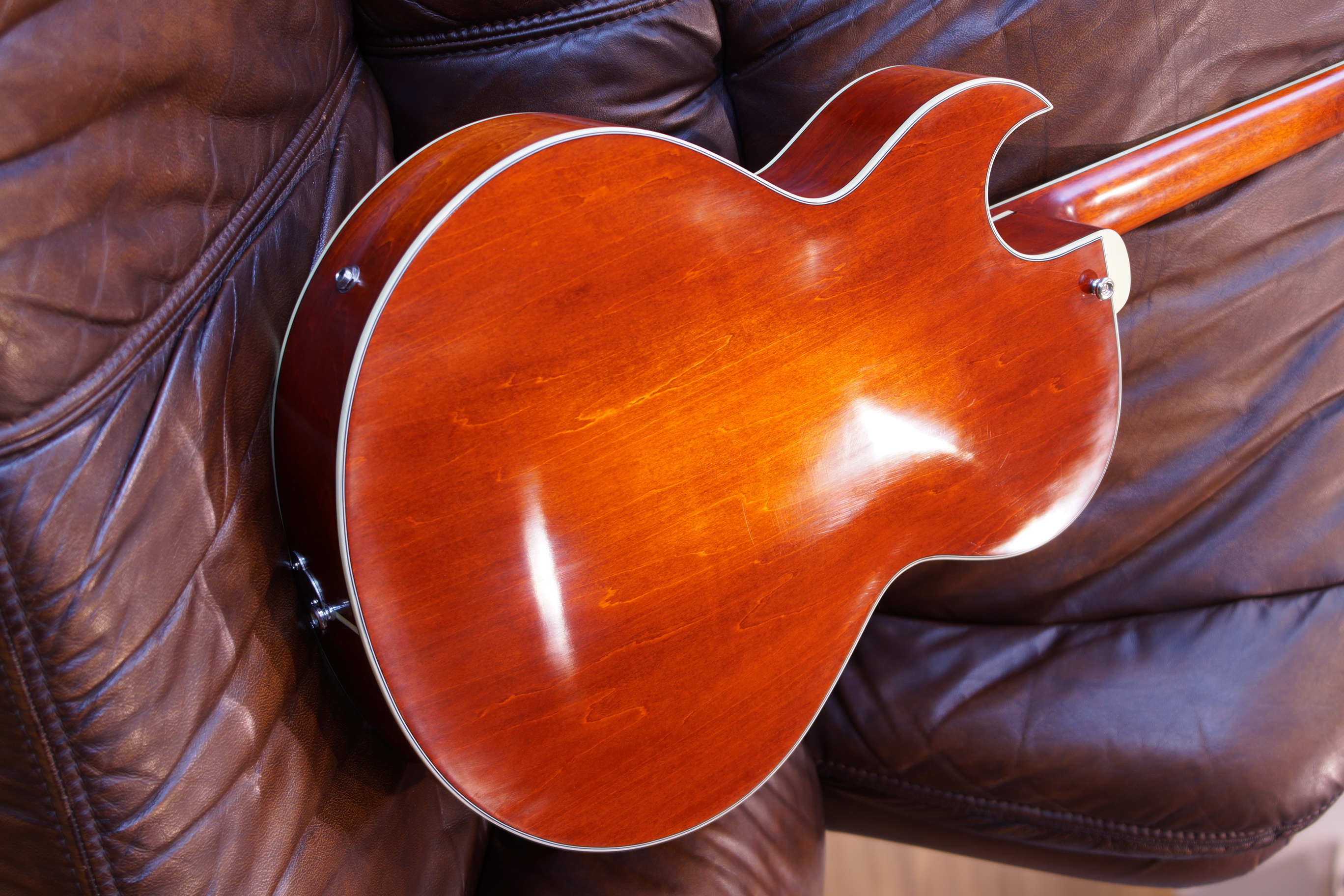 Eastman T49D/TV Archtop Antique Classic aged