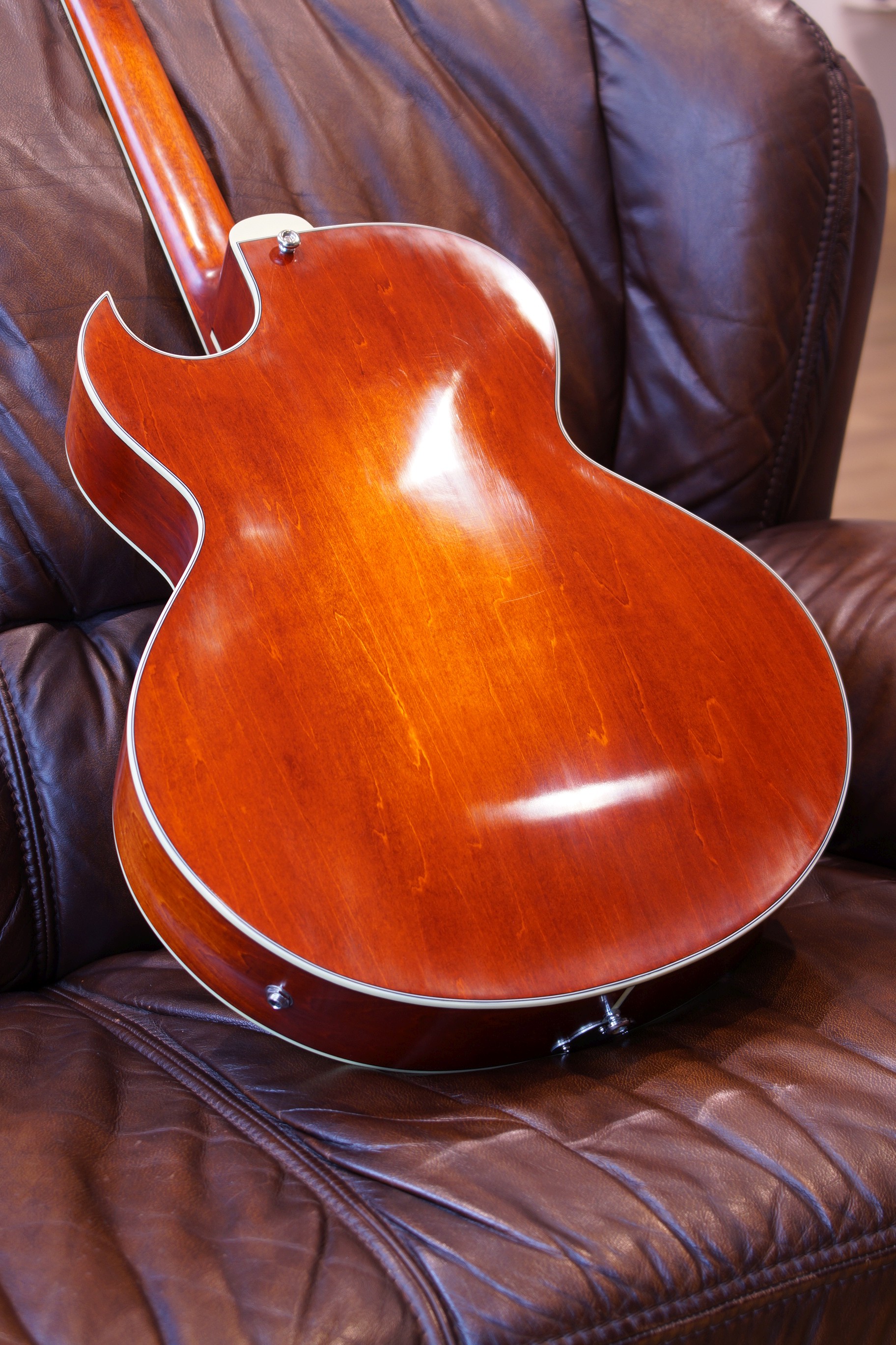 Eastman T49D/TV Archtop Antique Classic aged