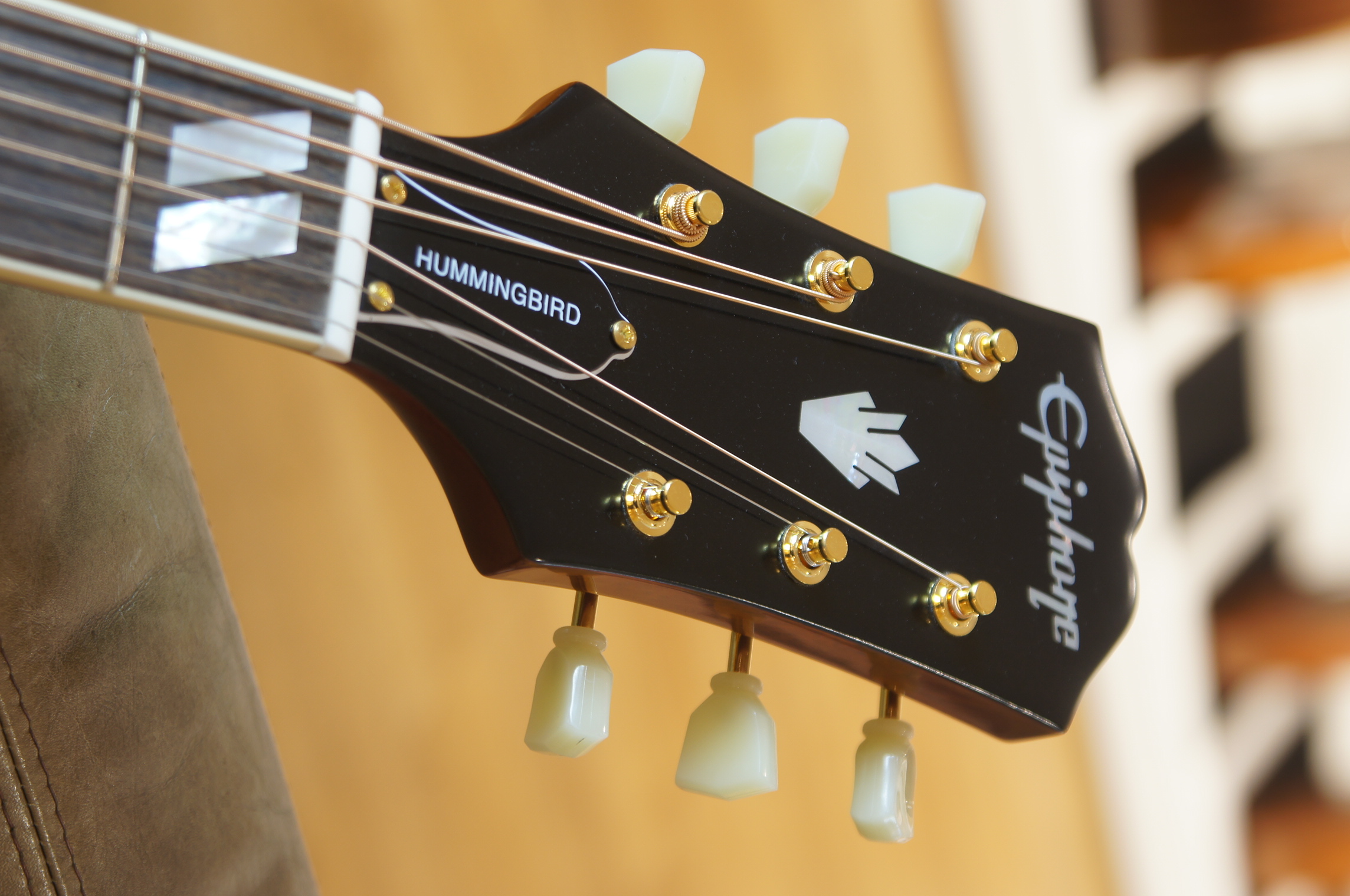 Epiphone Hummingbird Aged Cherry Sunburst Gloss