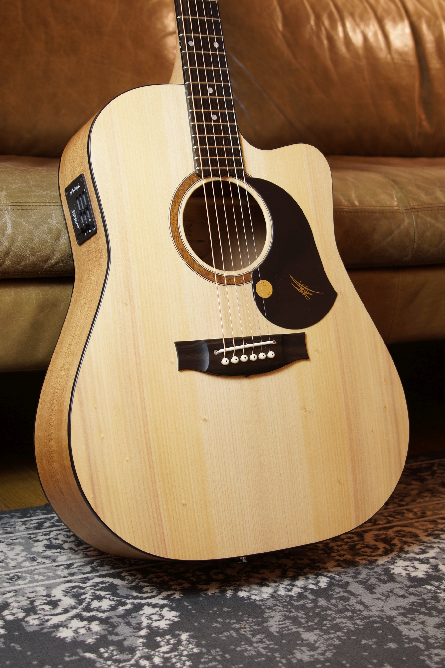 Maton SRS 60 C