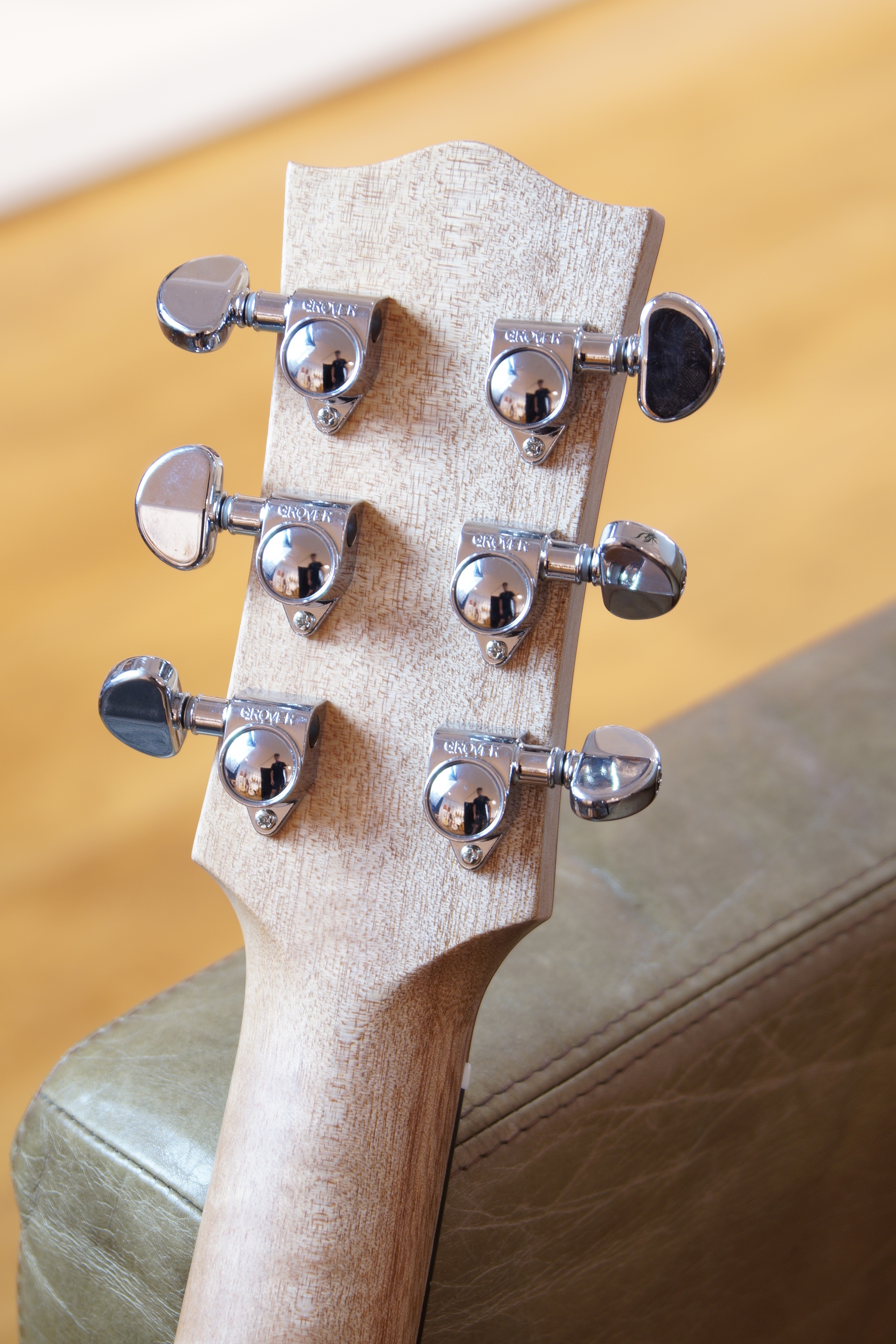 Maton EBW 808