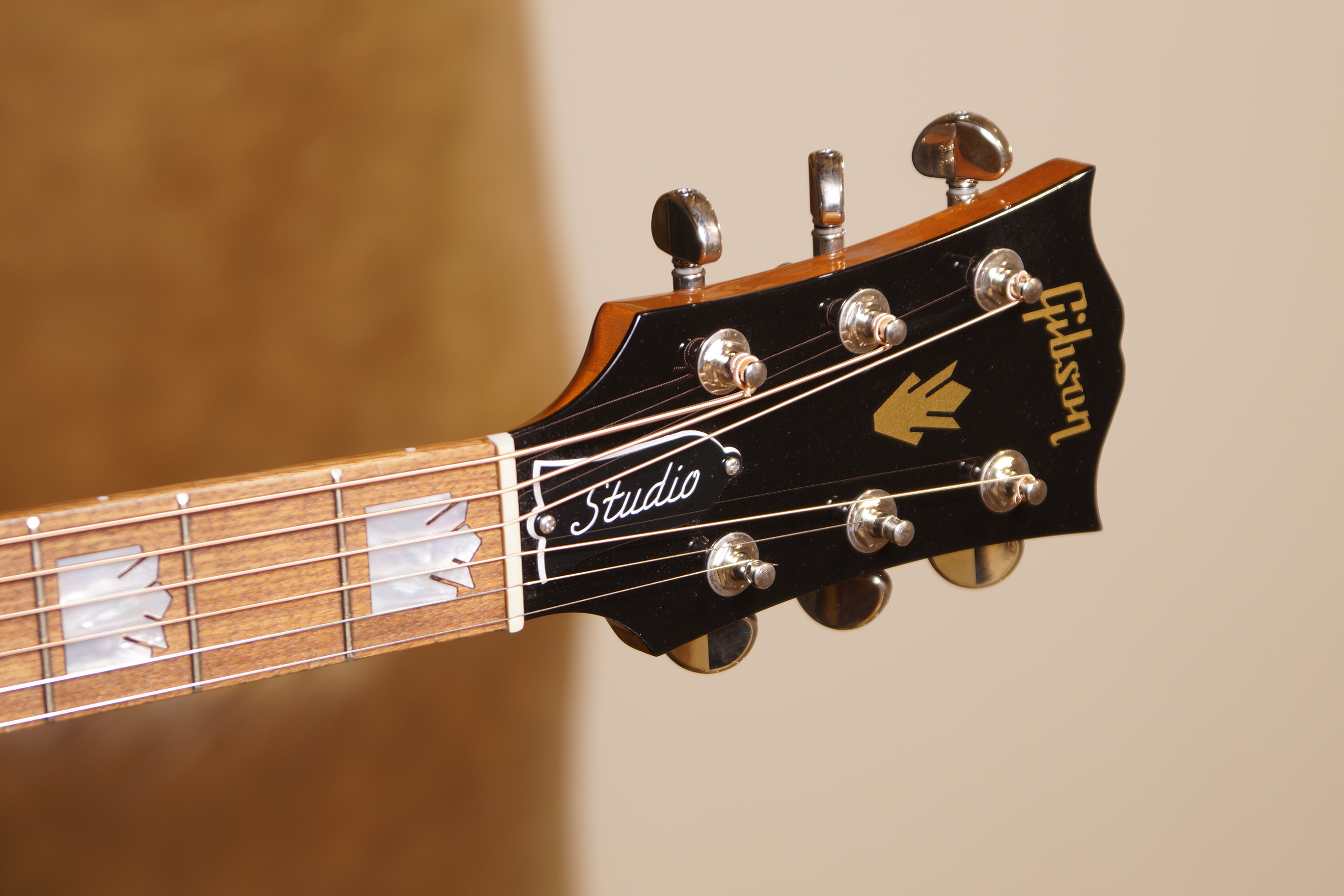 Gibson SJ-200 Studio Walnut Antique Natural