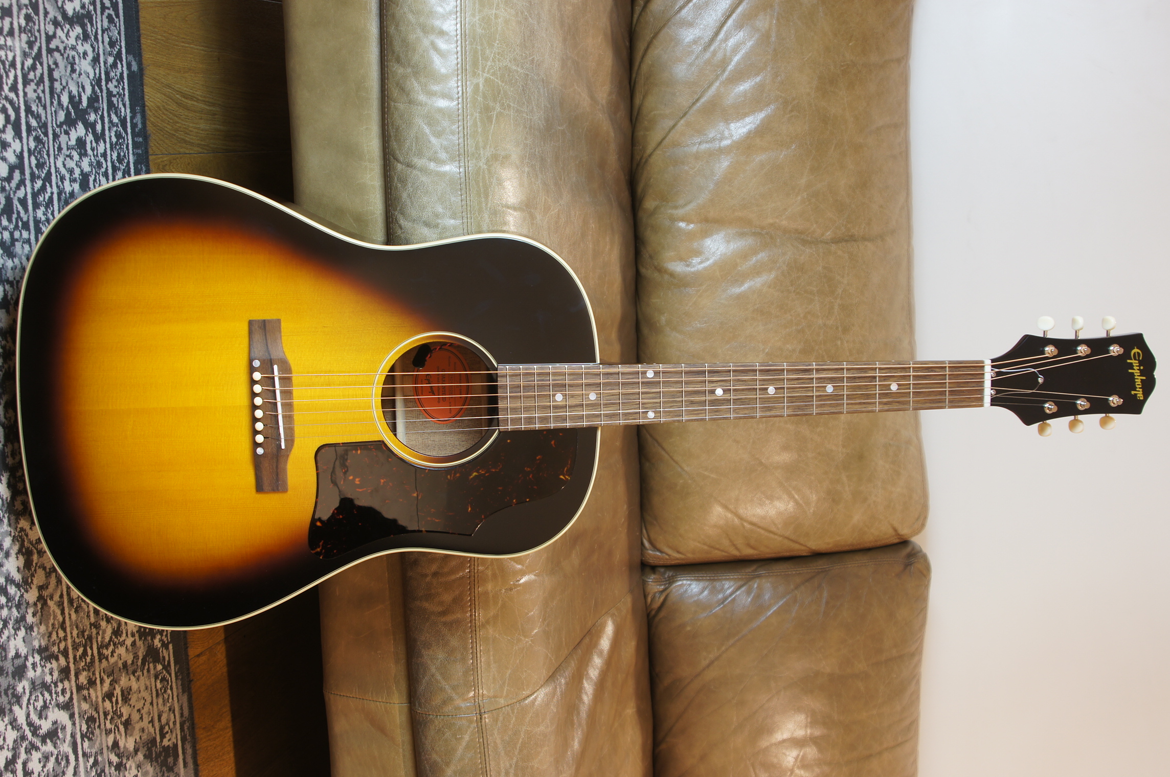 Epiphone J-45 Aged Vintage Sunburst Gloss