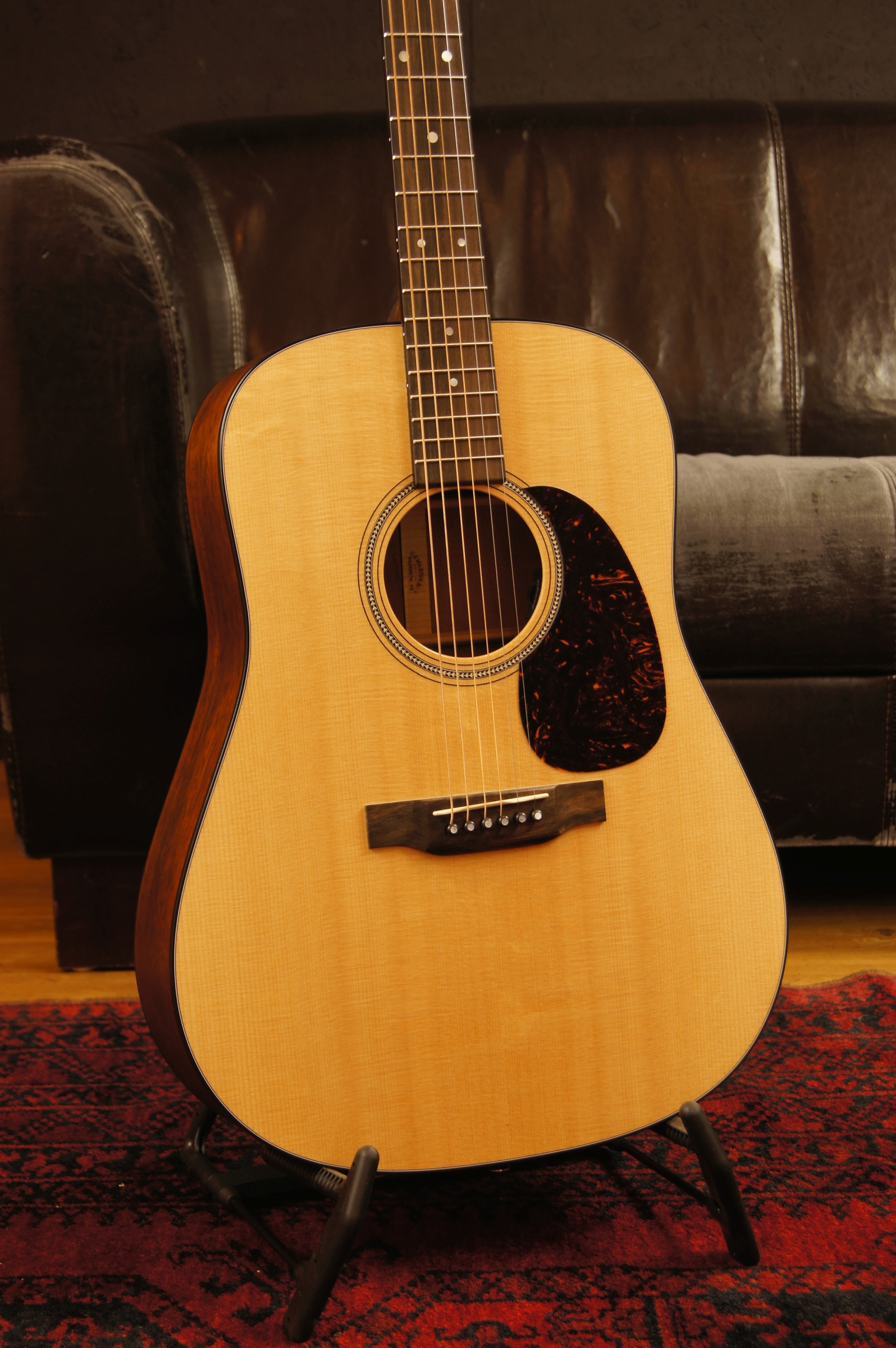 Martin D-16E Mahogany mit Gigbag