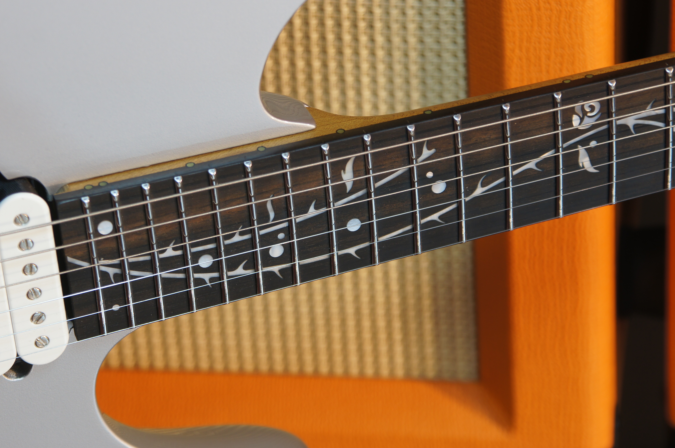 IBANEZ Tim Henson Signature AZ E-Gitarre 6-String + Gigbag - B-Ware