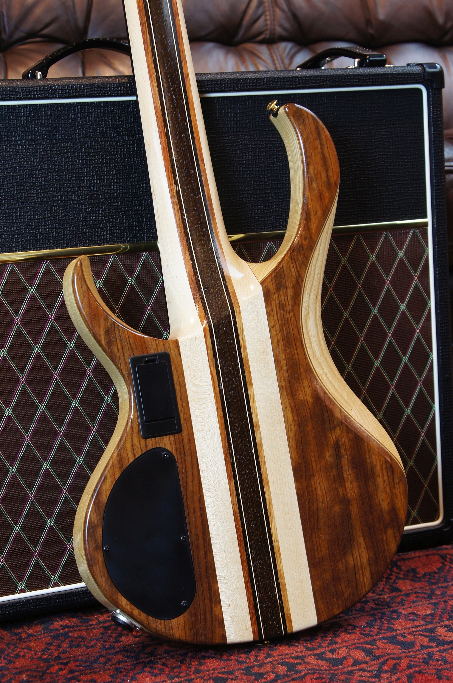 Ibanez BTB1835NDL Premium Serie E-Bass 5 String Natural Shadow Low Gloss + Tasche B-Stock