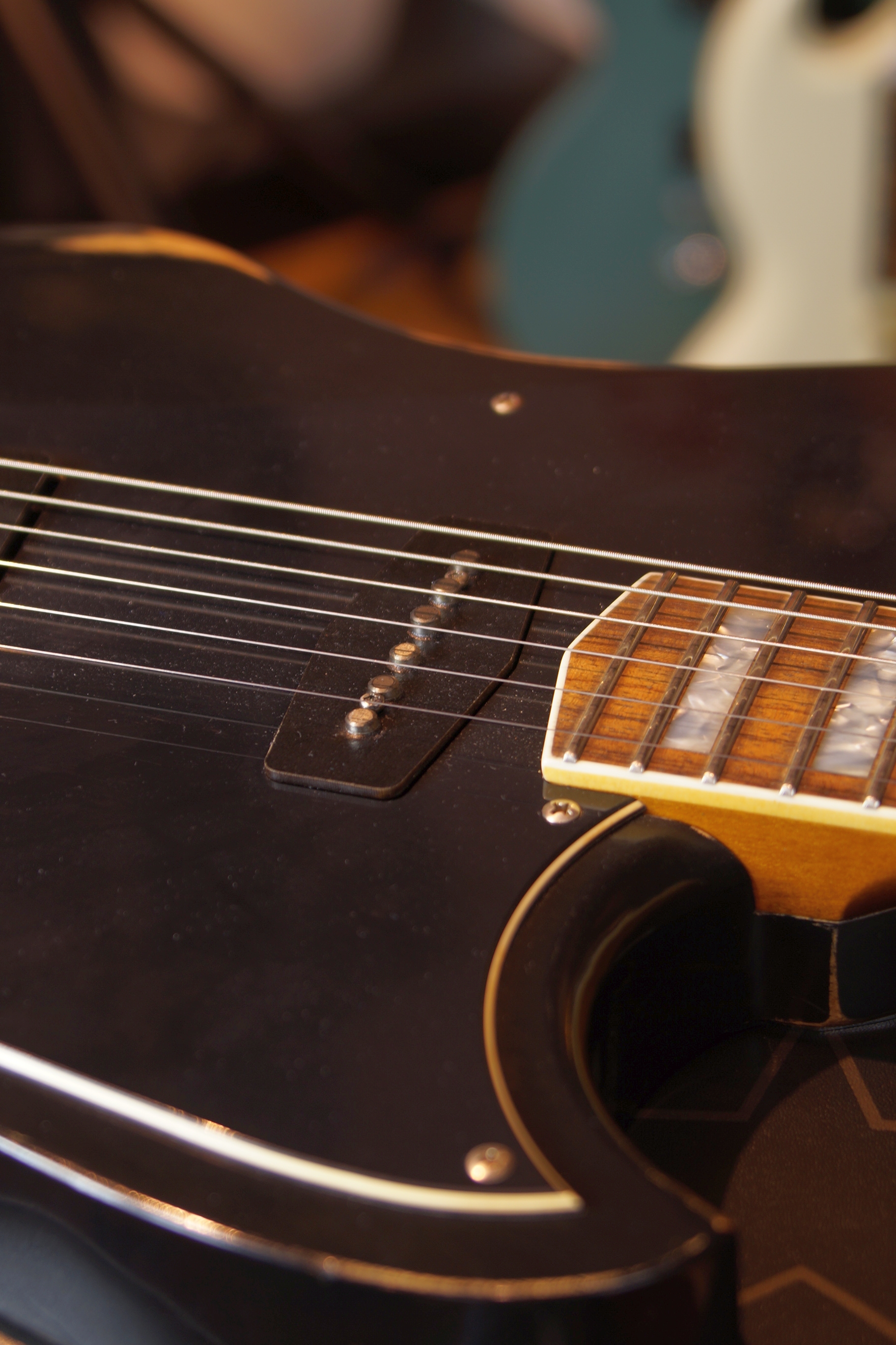 Atkin Electric Mindhorn Deluxe black aged