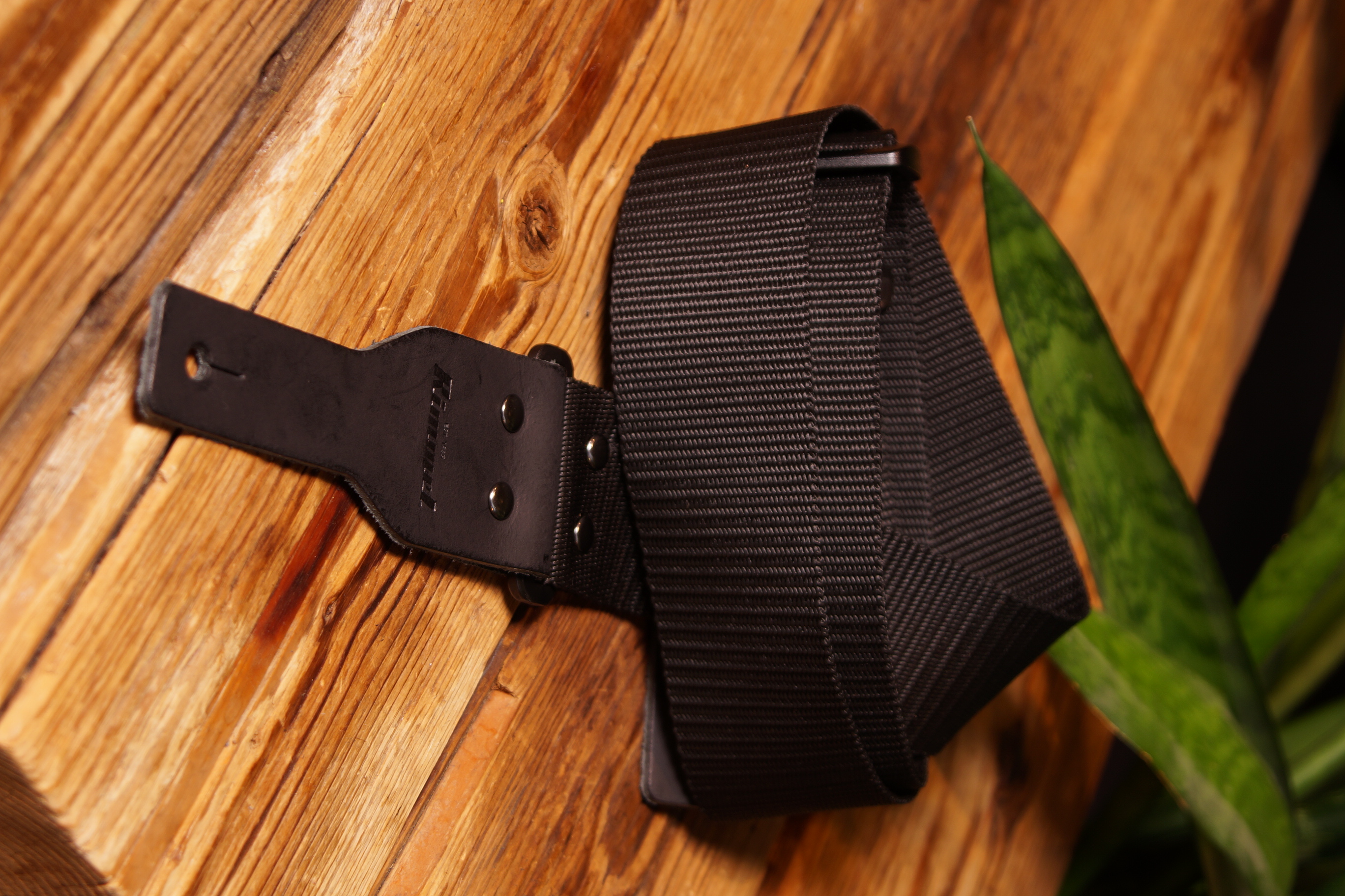 Rimmel - Woven Strap Black Leather Ends