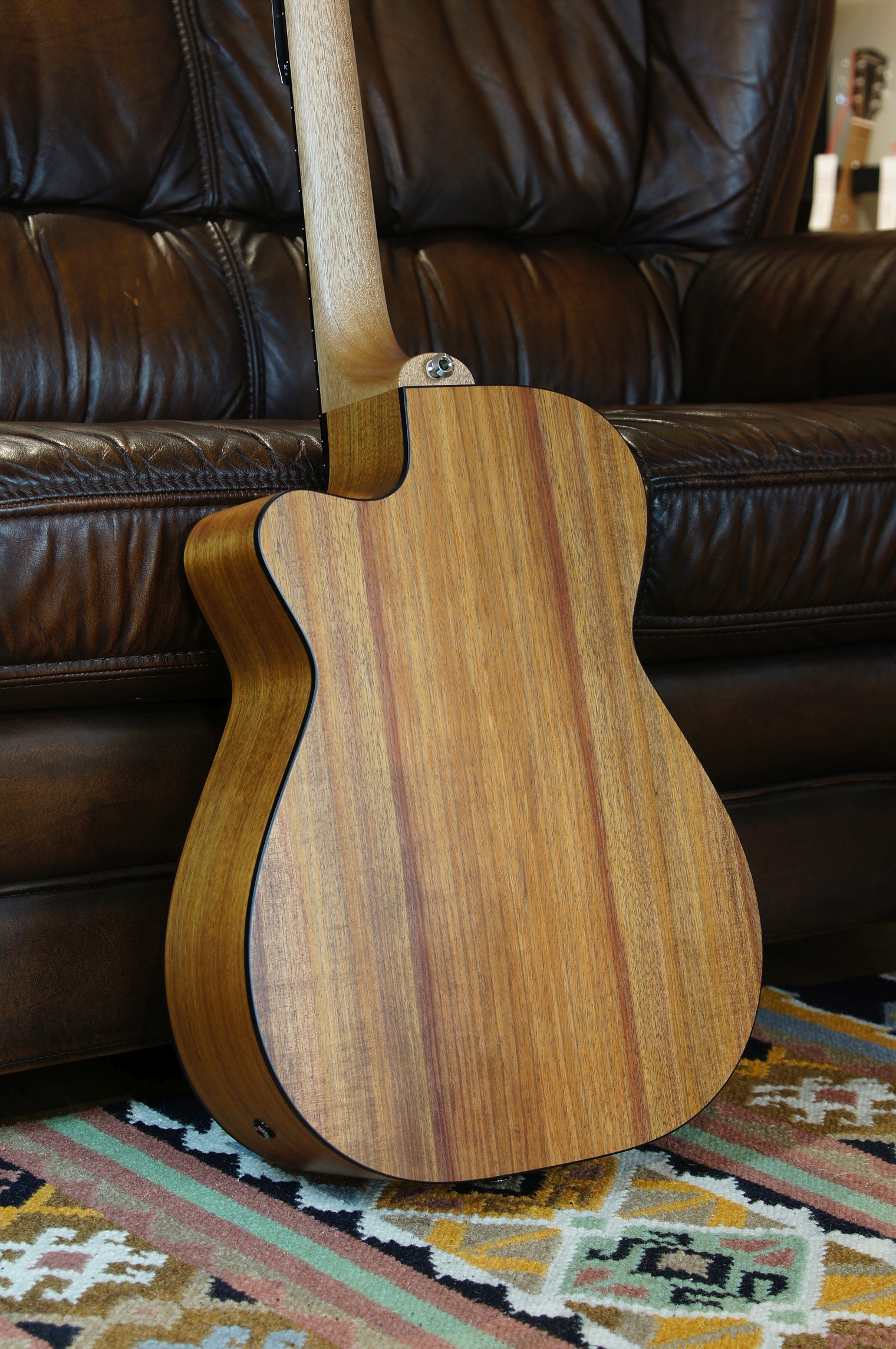 Maton EBW 808 C