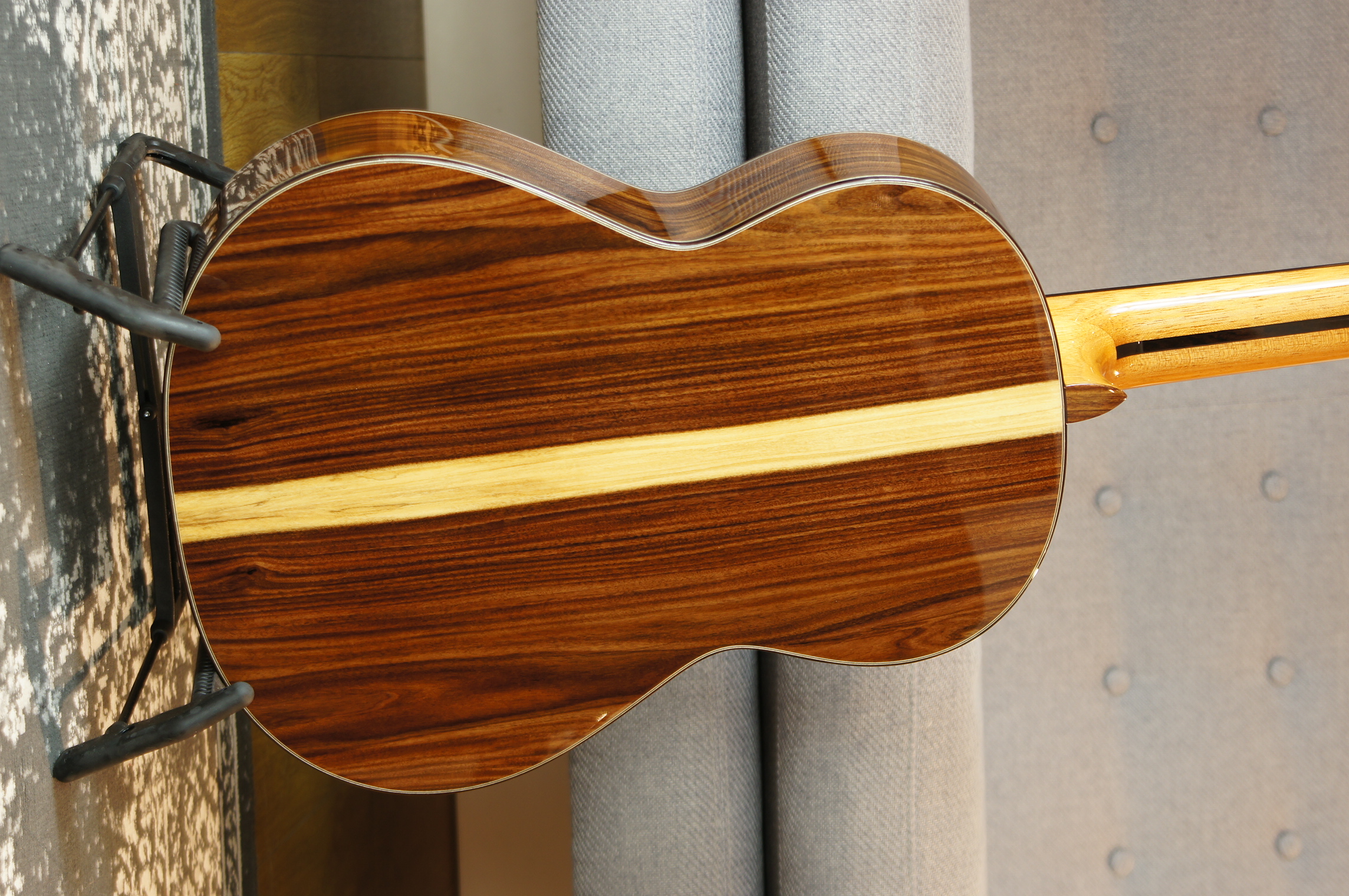 Hanika 56 SC Santos-Palisander / Zeder inklusive Tasche